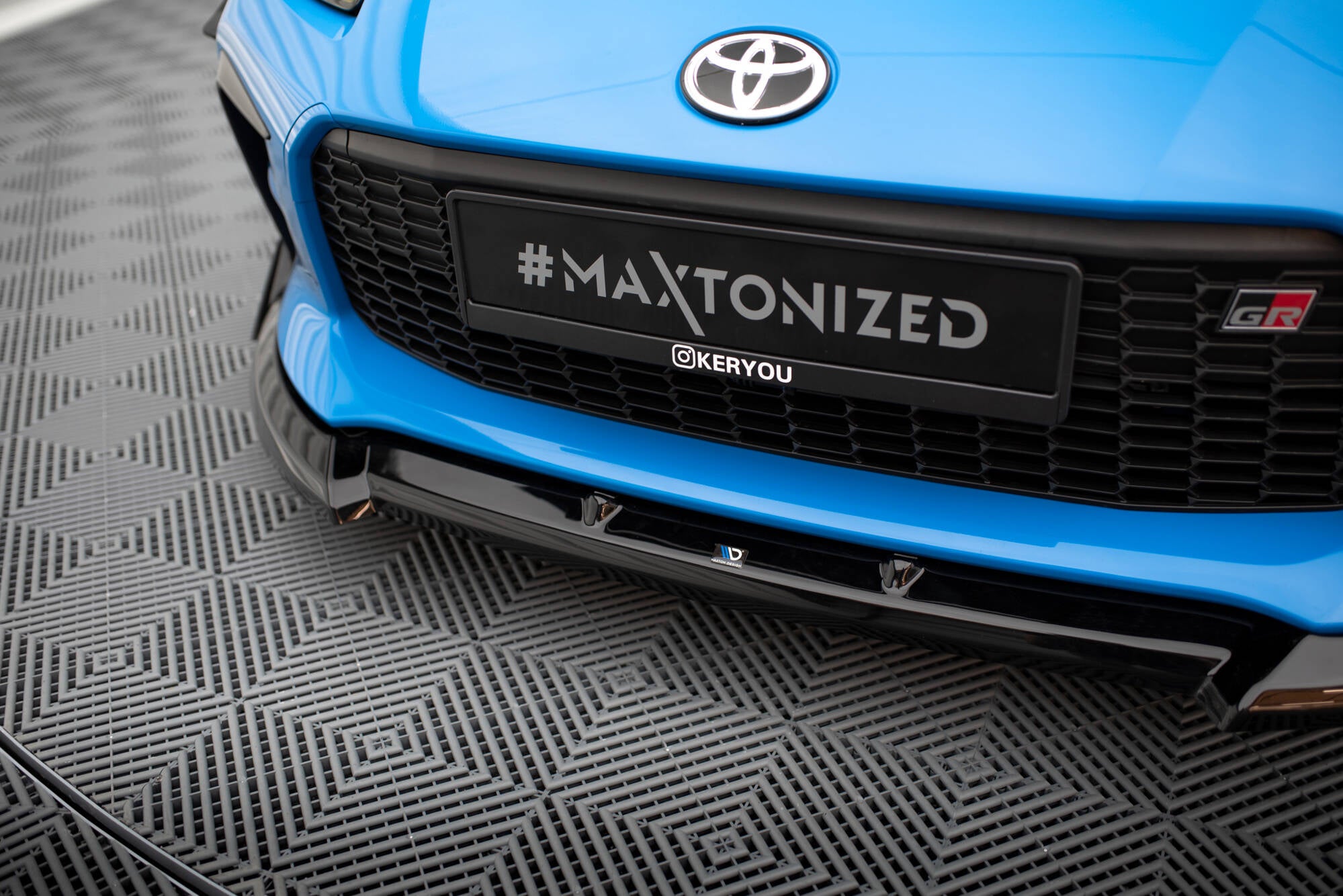 Maxton Design Street+ Spoilerlippe Front Ansatz V.3 passend für Toyota GR86 Mk1 schwarz Hochglanz