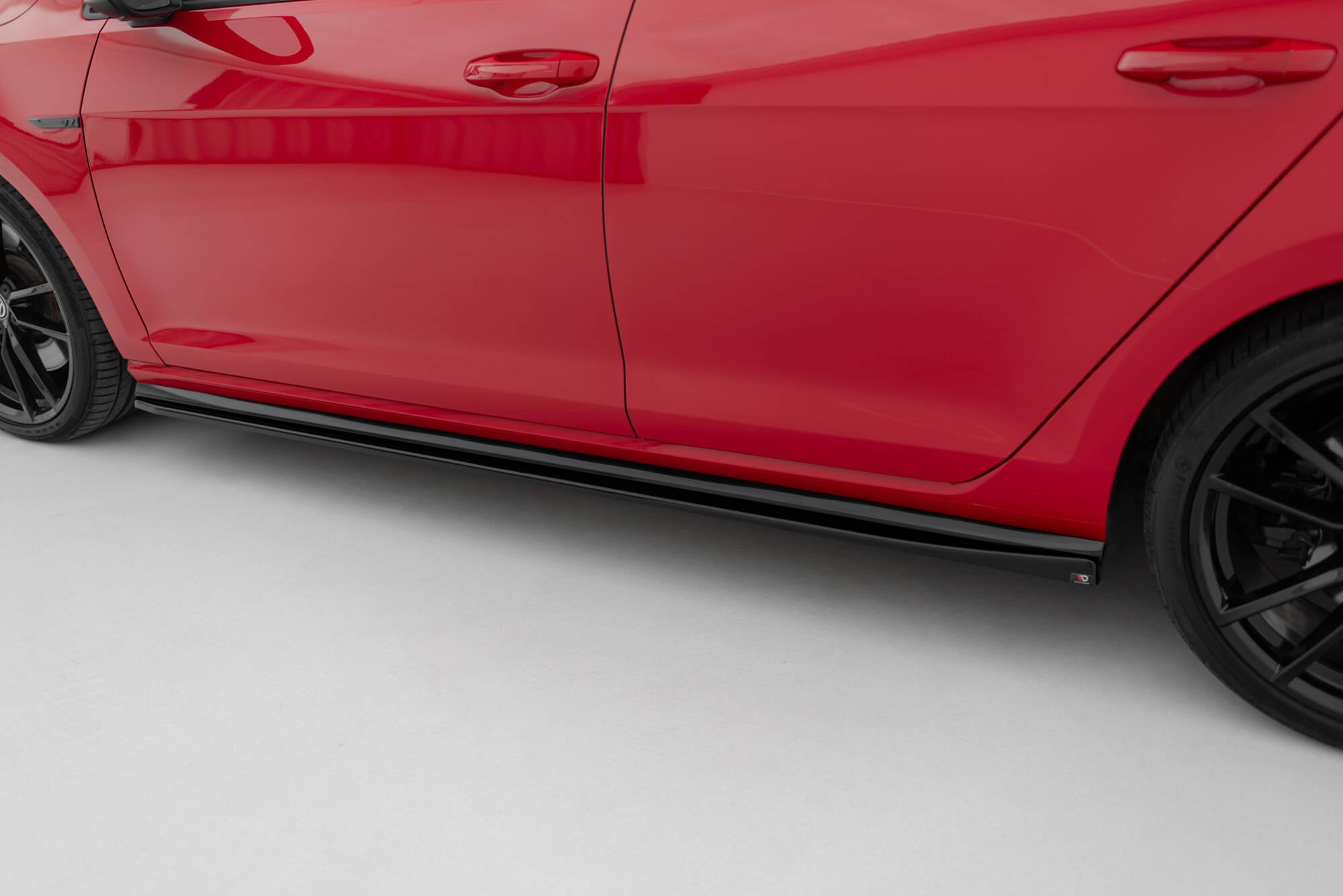 Maxton Design Street+ Seitenschweller Leisten passend für V.4 VW Golf R / R-Line Mk7 Facelift schwarz Hochglanz