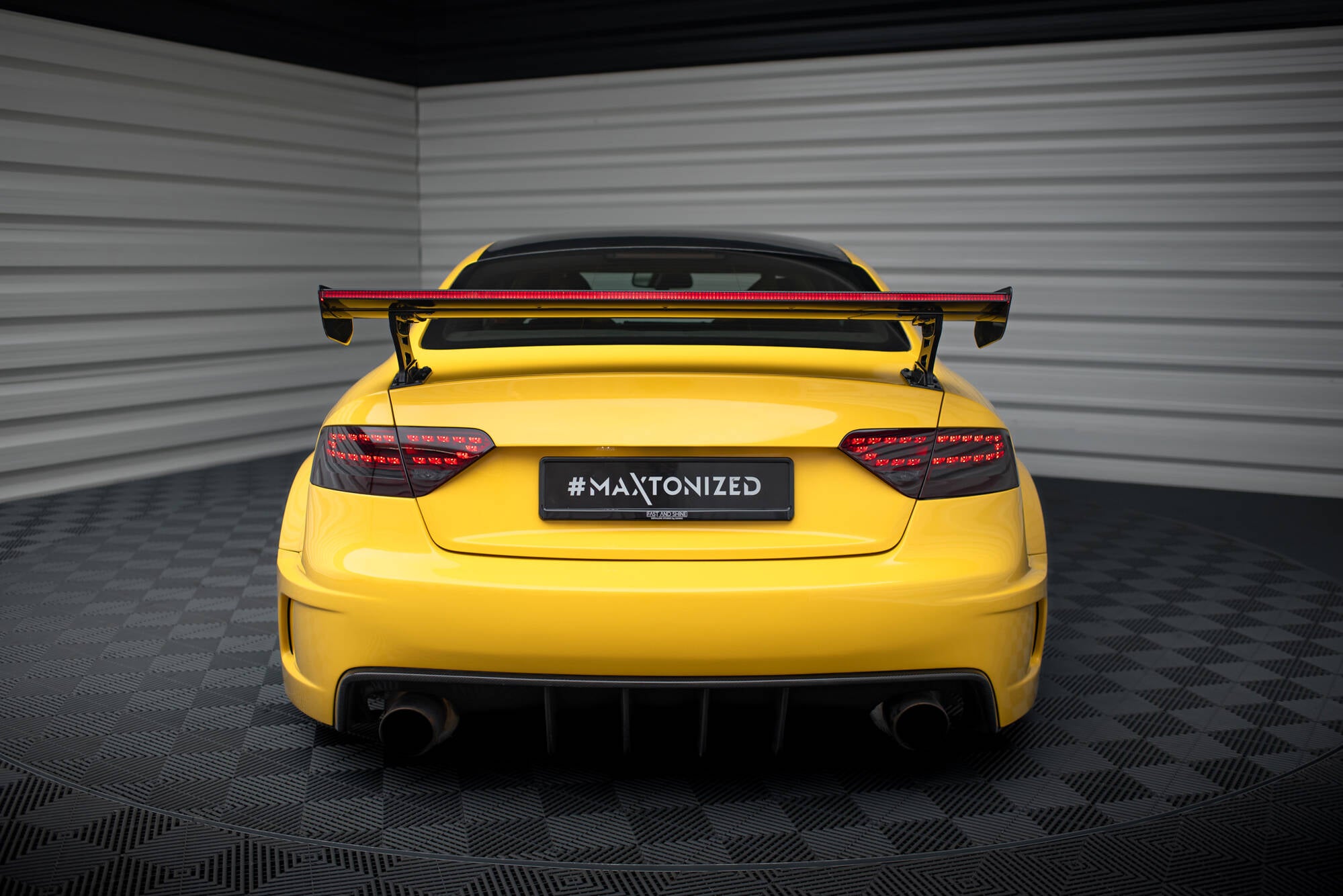 Maxton Design Carbon Spoiler With External Brackets Uprights + LED Audi A5 Coupe 8T für Audi A5 / S5 / RS5