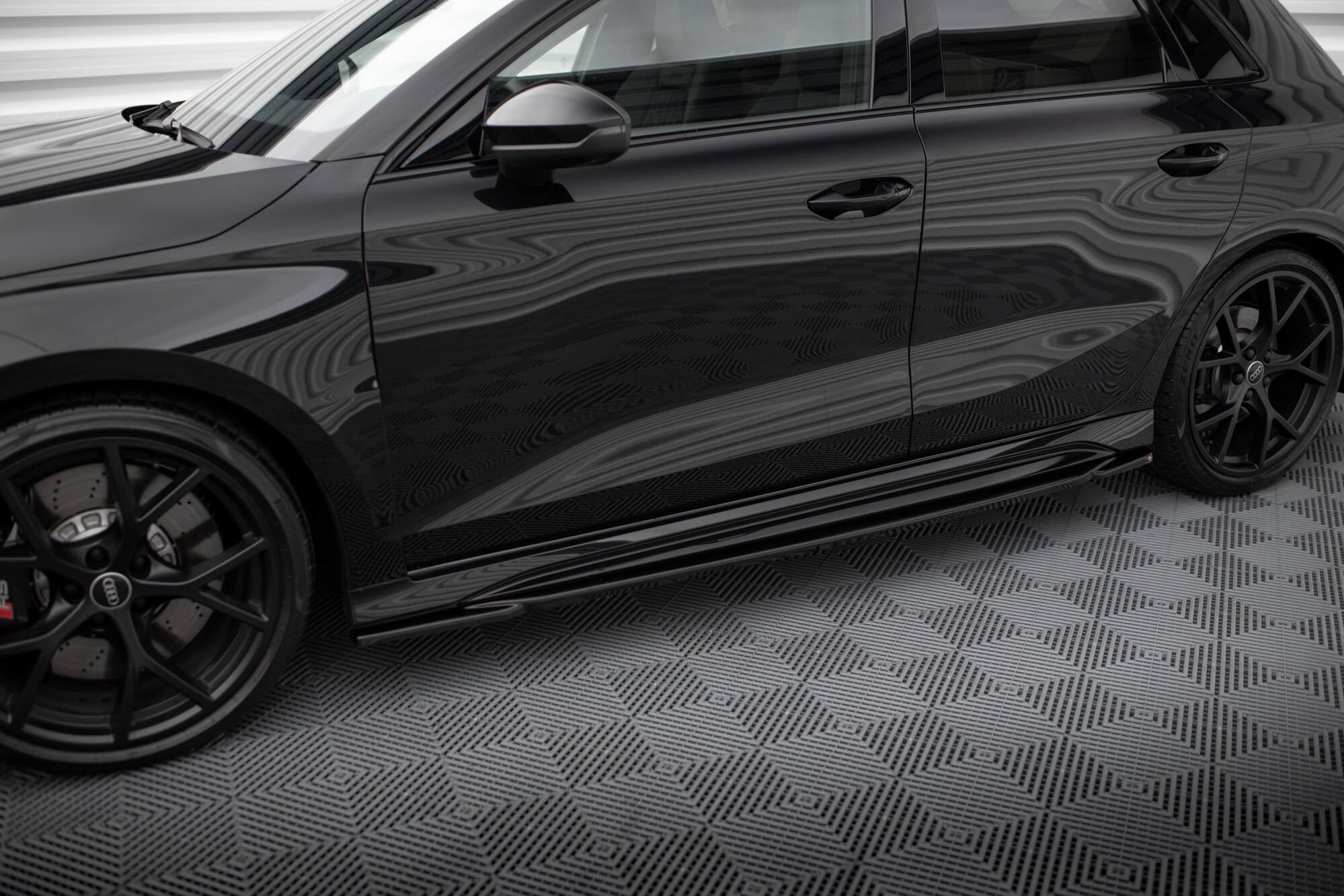 Maxton Design Street+ Seitenschweller Leisten passend für Audi RS3 Sportback 8Y schwarz Hochglanz