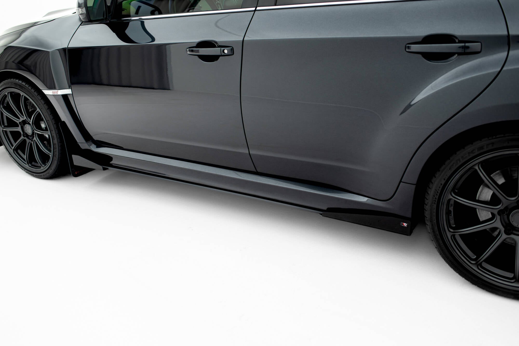 Maxton Design Street Pro Street+ Seitenschweller Leisten + Flaps passend für Subaru Impreza WRX STI Mk3 Facelift schwarz Hochglanz