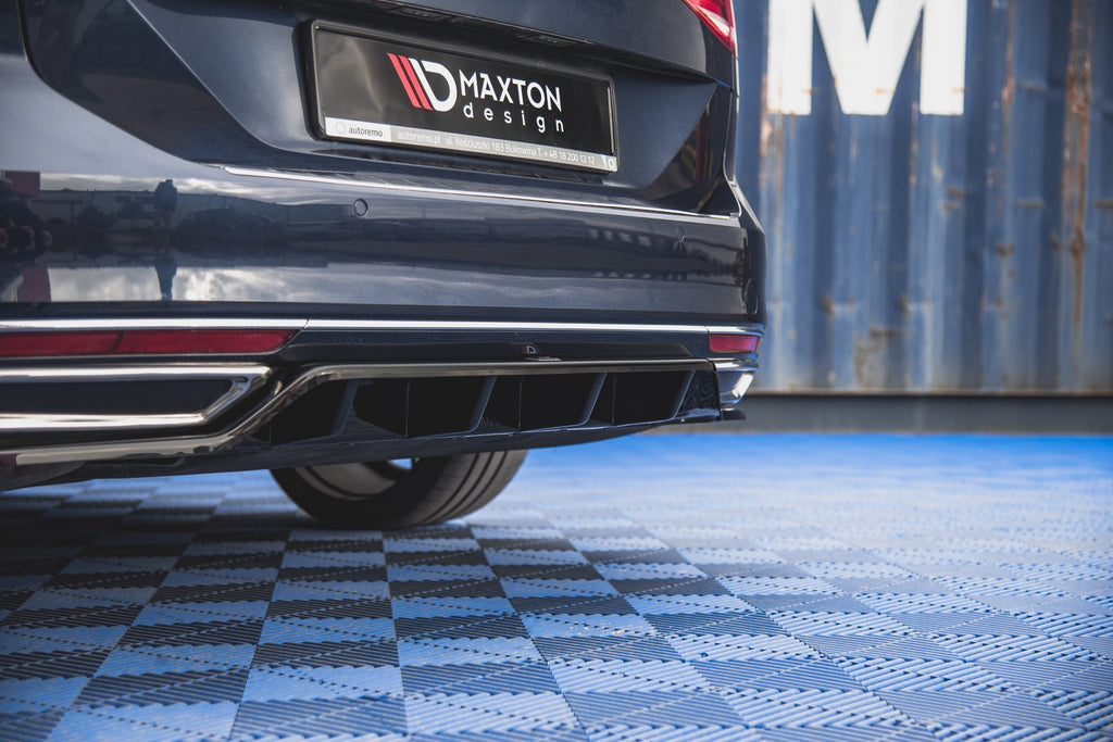 Maxton Design Street+ Mittlerer Diffusor RACE passend für VW Passat B8 schwarz Hochglanz