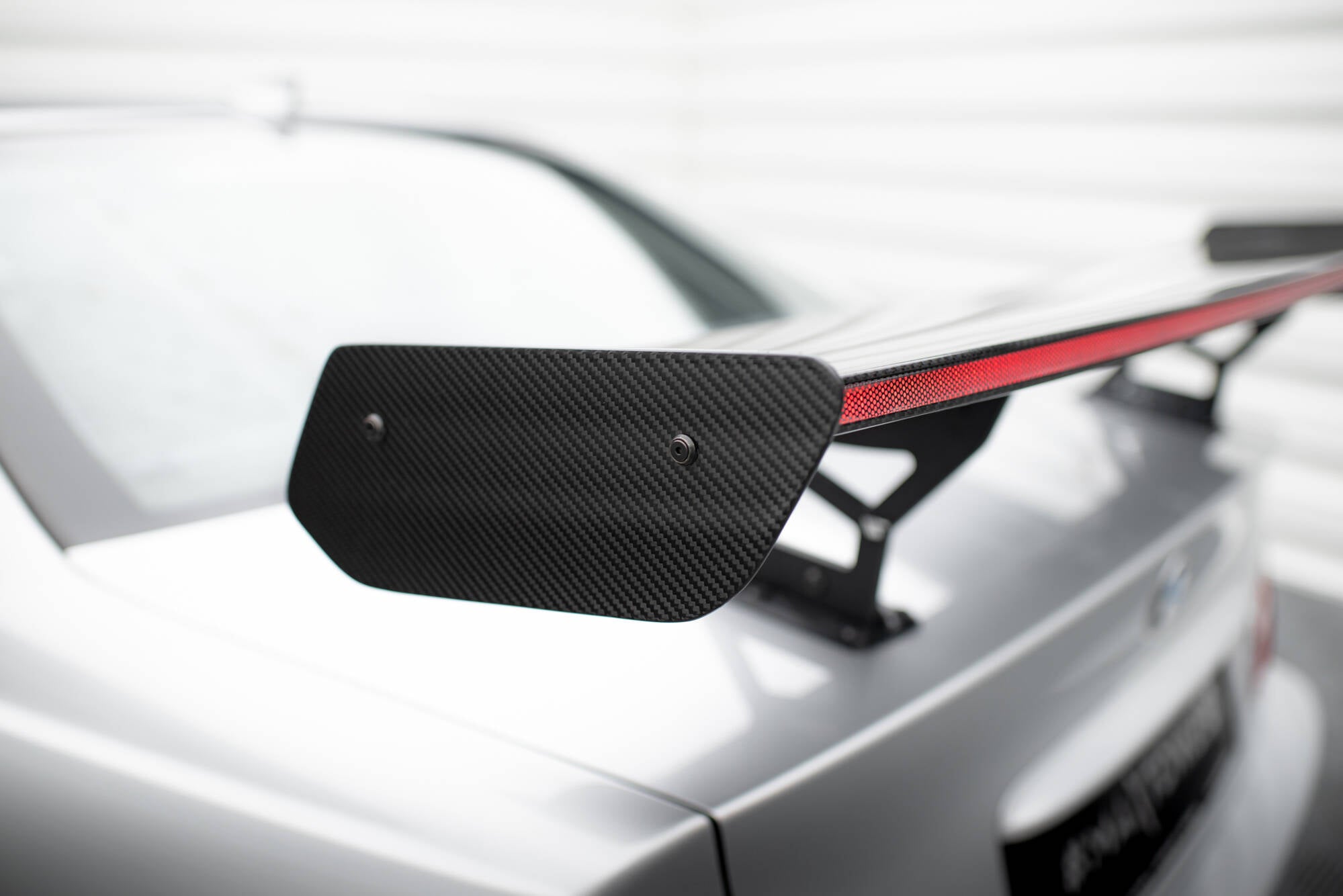 Maxton Design Carbon Spoiler With Internal Brackets Uprights + LED BMW 3er Coupe E46 für BMW 3er E46
