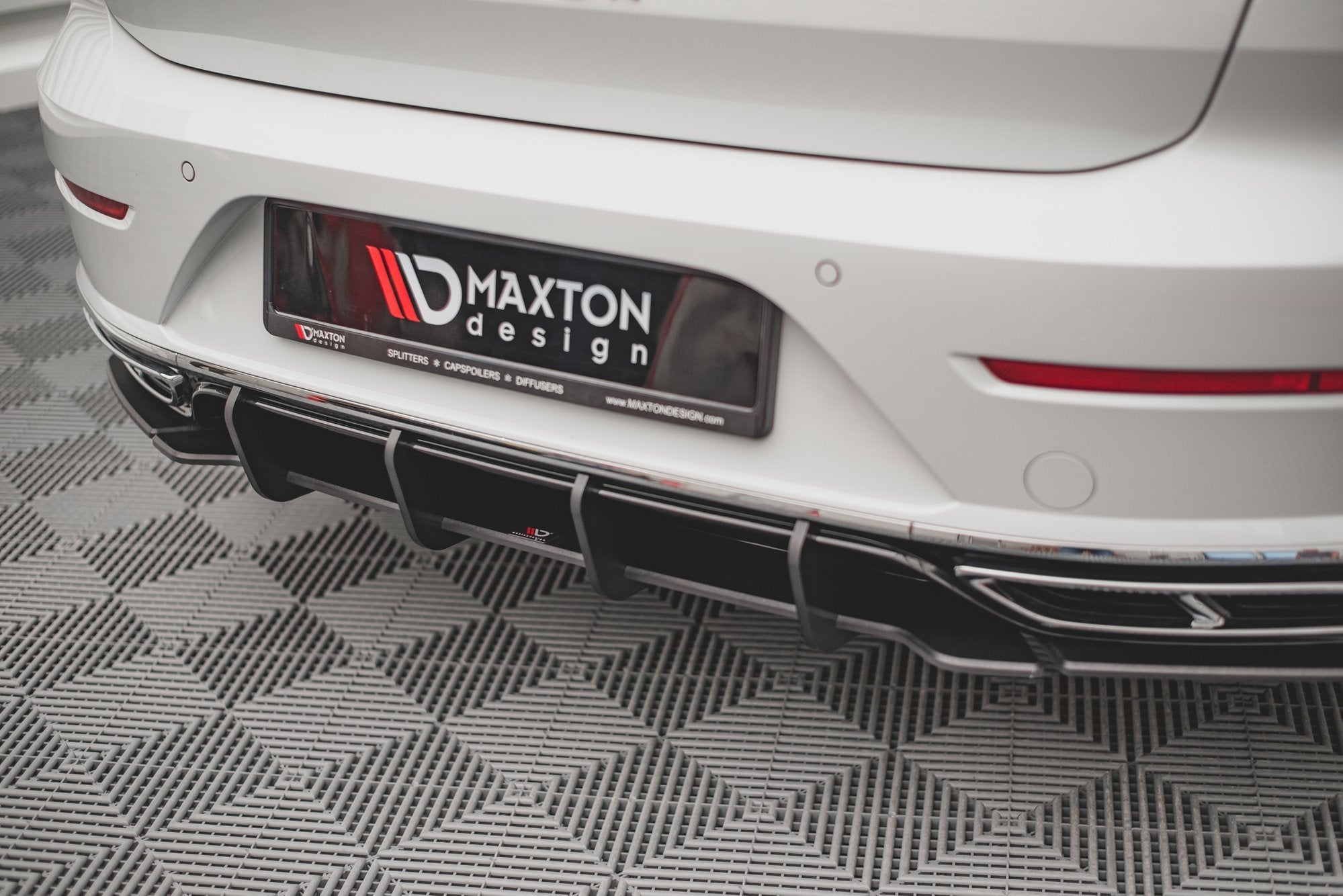 Maxton Design Street Pro Heckschürze passend für VW Arteon Limousine / Shooting Brake R-Line Mk1 Facelift