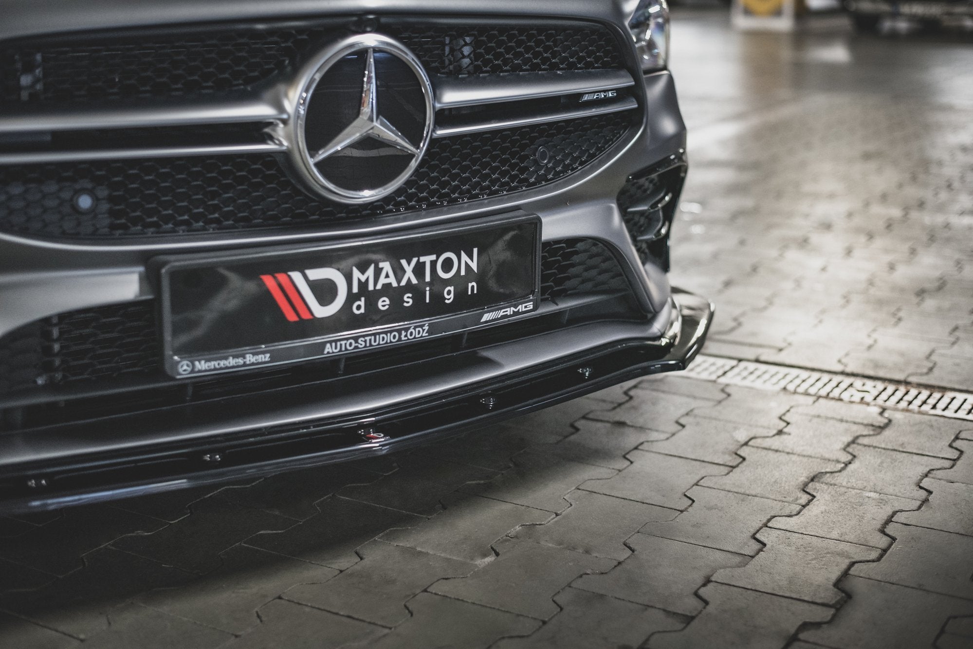 Maxton Design Street+ Spoilerlippe Front Ansatz V.2 passend für Mercedes-AMG CLA 35 Aero C118 schwarz Hochglanz