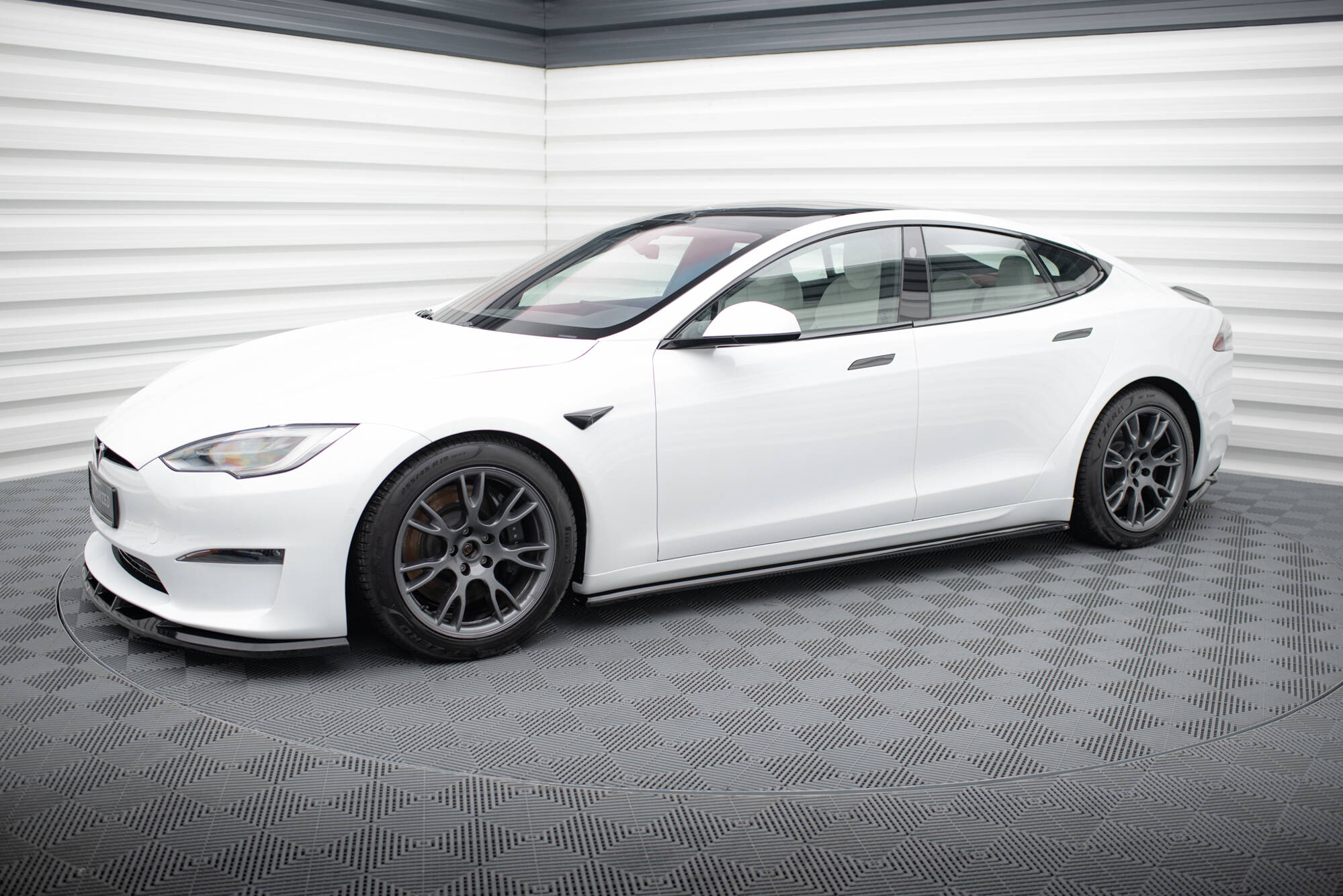 Maxton Design Street+ Seitenschweller Leisten V.2 passend für Tesla Model S Plaid Mk1 Facelift schwarz Hochglanz
