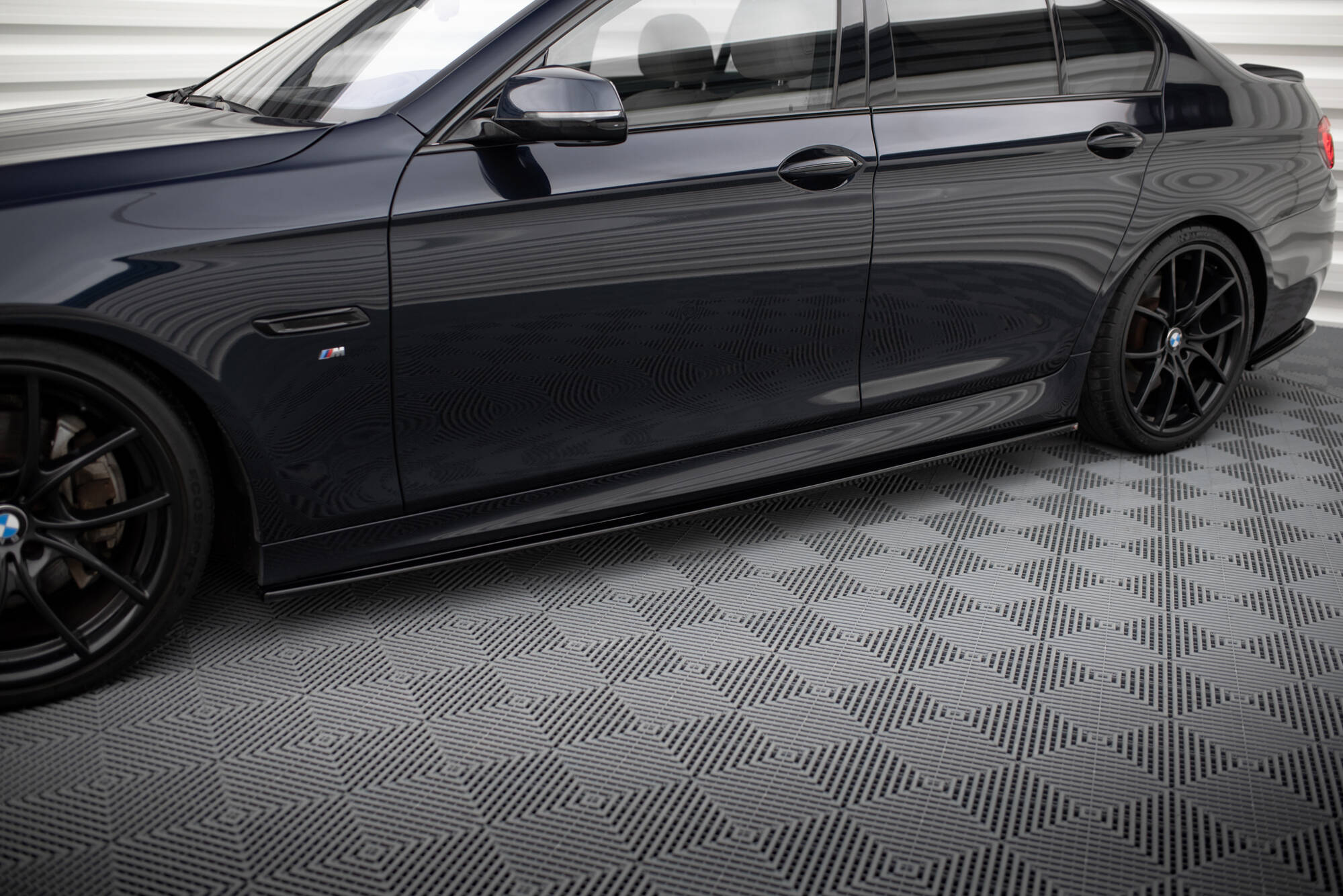 Maxton Design Street+ Seitenschweller Leisten passend für BMW 5er F10/ F11 M-POWER/ M Paket schwarz Hochglanz