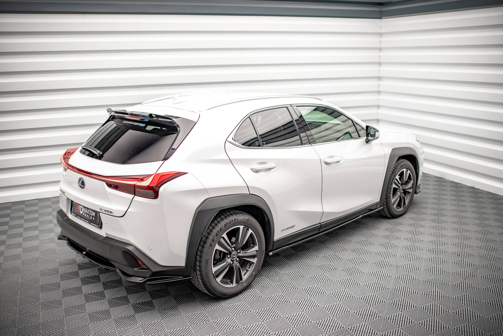 Maxton Design Street+ Seitenschweller Leisten passend für Lexus UX F-Sport Mk1 schwarz Hochglanz