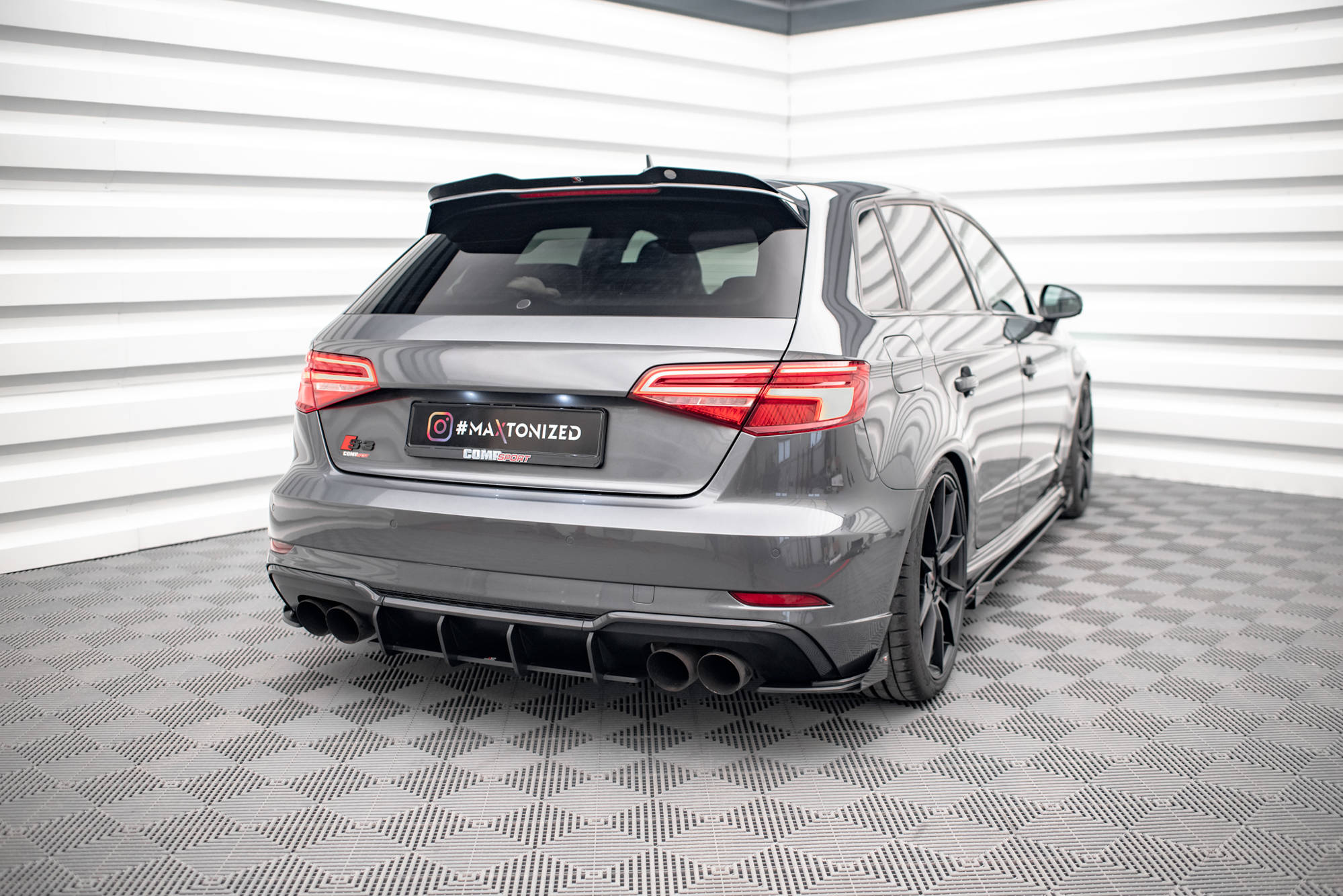 Maxton Design Hintere Seiten Flaps passend für Audi S3 Sportback 8V Facelift schwarz Hochglanz