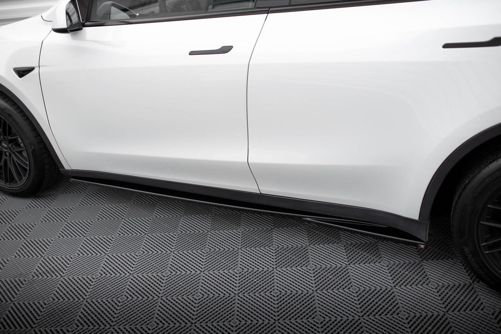 Maxton Design Street+ Seitenschweller Leisten passend für V.1 passend für Tesla Model Y schwarz Hochglanz