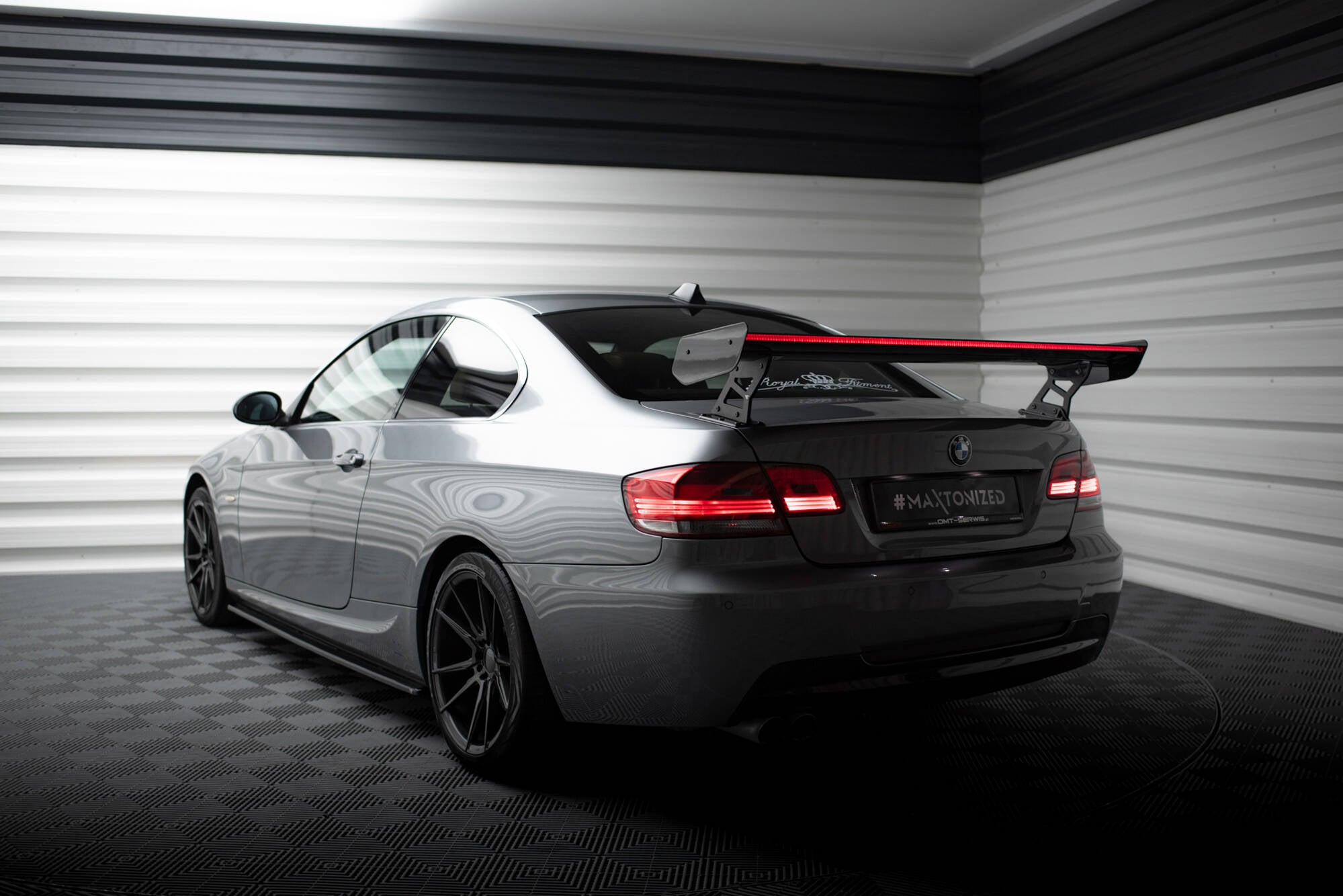 Maxton Design Carbon Spoiler With External Brackets Uprights + LED BMW 3er / M3 Coupe E92 für BMW 3er E92