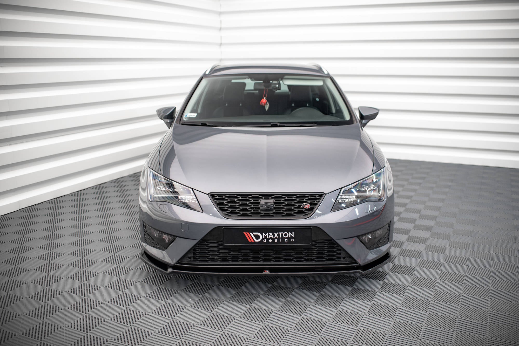 Maxton Design Street+ Spoilerlippe Front Ansatz V.2 passend für Seat Leon FR / Cupra Mk3 schwarz Hochglanz