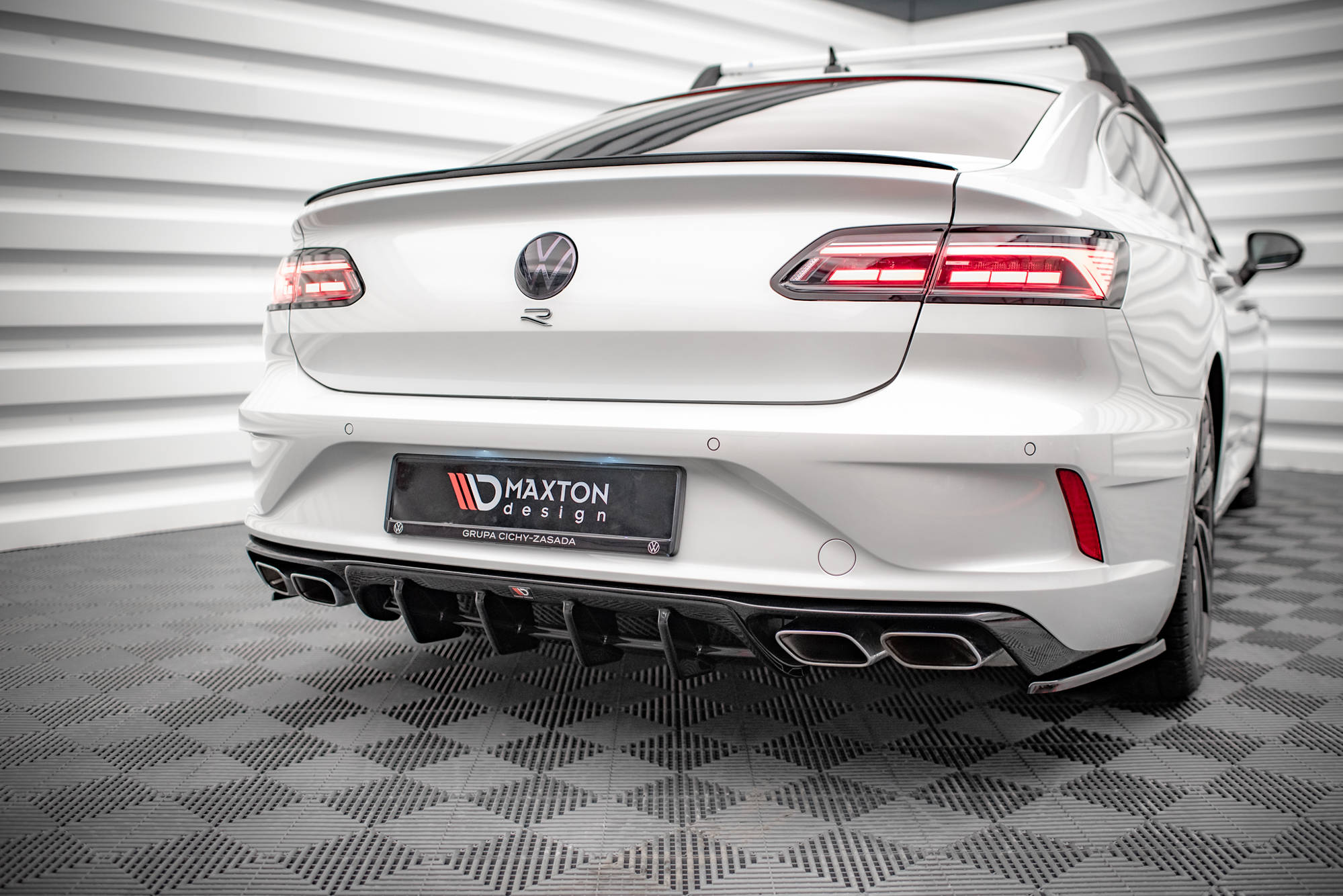 Maxton Design Diffusor Heck Ansatz passend für VW Arteon R Limousine / Shooting Brake Mk1 Facelift schwarz Hochglanz