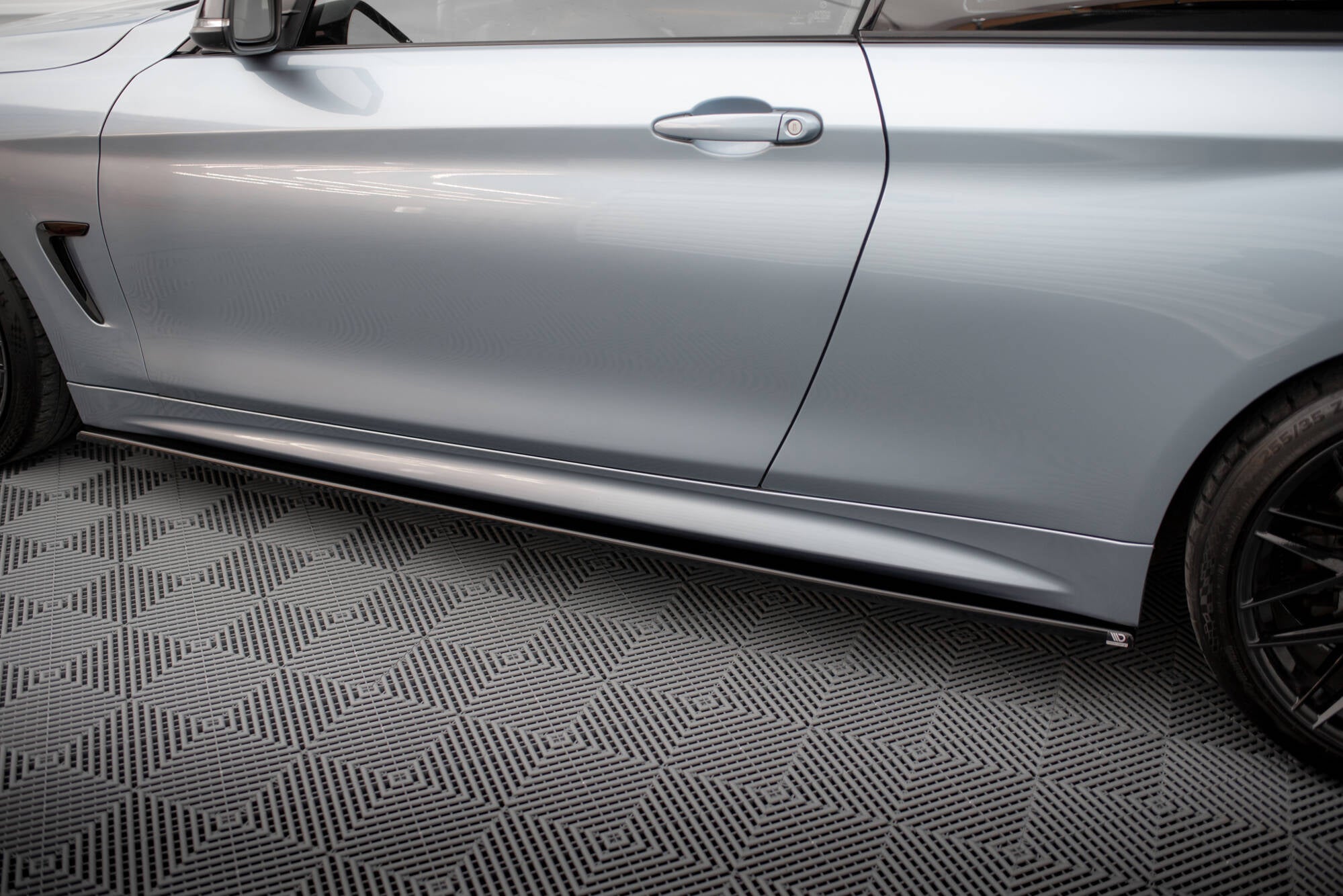Maxton Design Street+ Seitenschweller Leisten passend für BMW 4er Coupe / Gran Coupe / Cabrio M-Paket F32 / F36 / F33 schwarz Hochglanz
