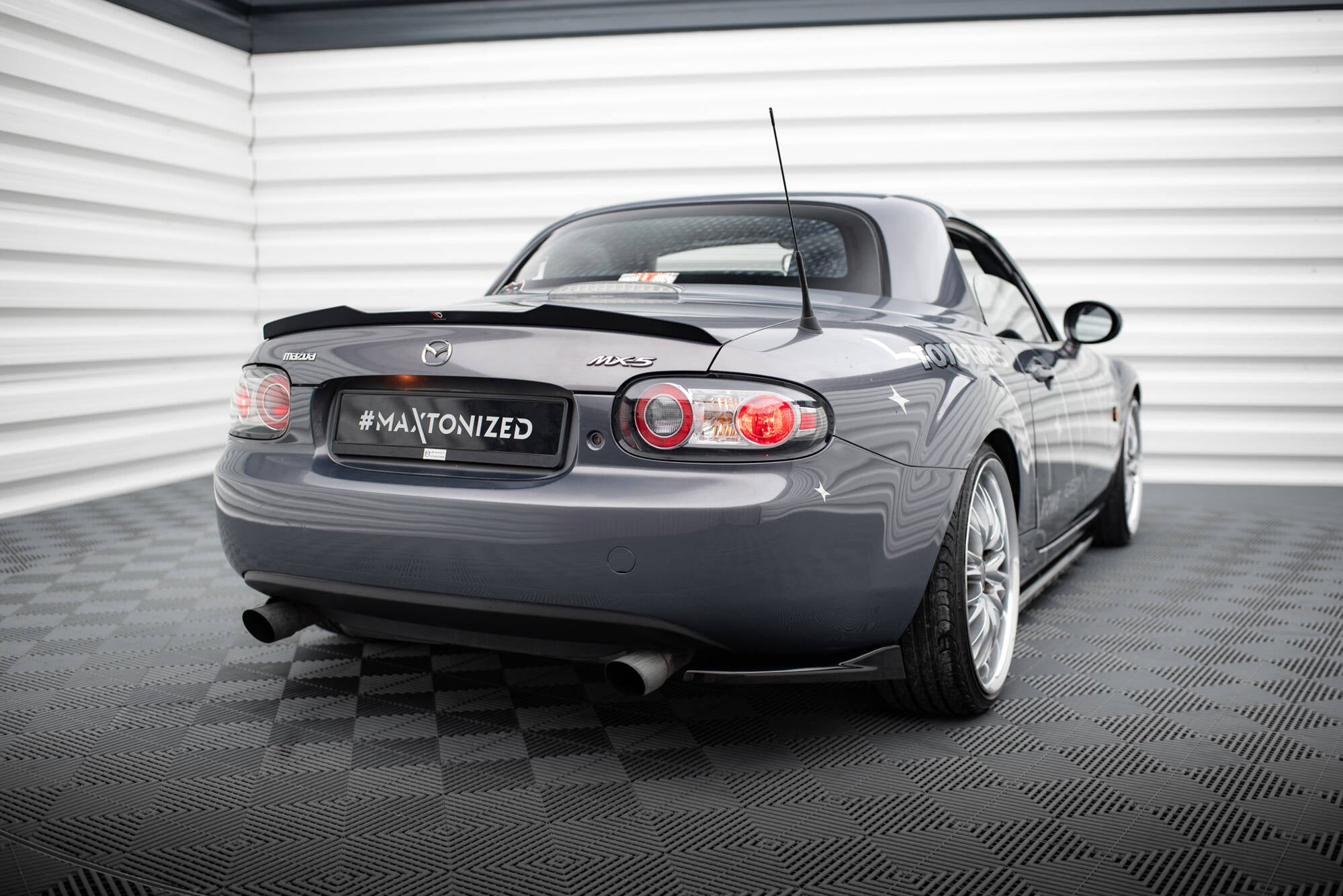 Maxton Design Spoiler CAP passend für Mazda MX-5 Mk3 (NC) Facelift schwarz Hochglanz