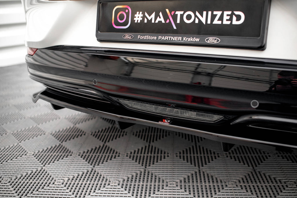 Maxton Design Street+ Mittlerer Diffusor RACE passend für Ford Mustang Mach-E Mk1 schwarz Hochglanz