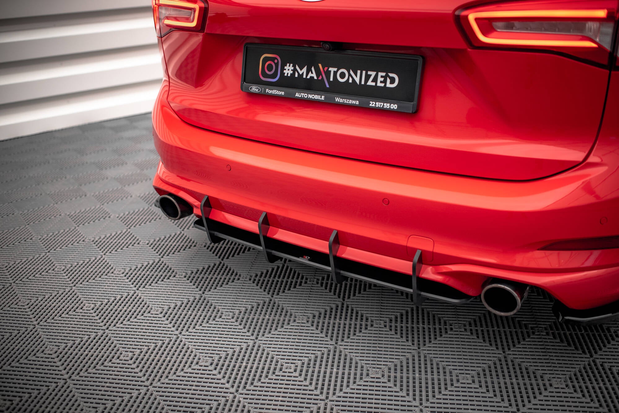 Maxton Design Street Pro Heckschürze passend für Ford Focus Kombi ST Mk4