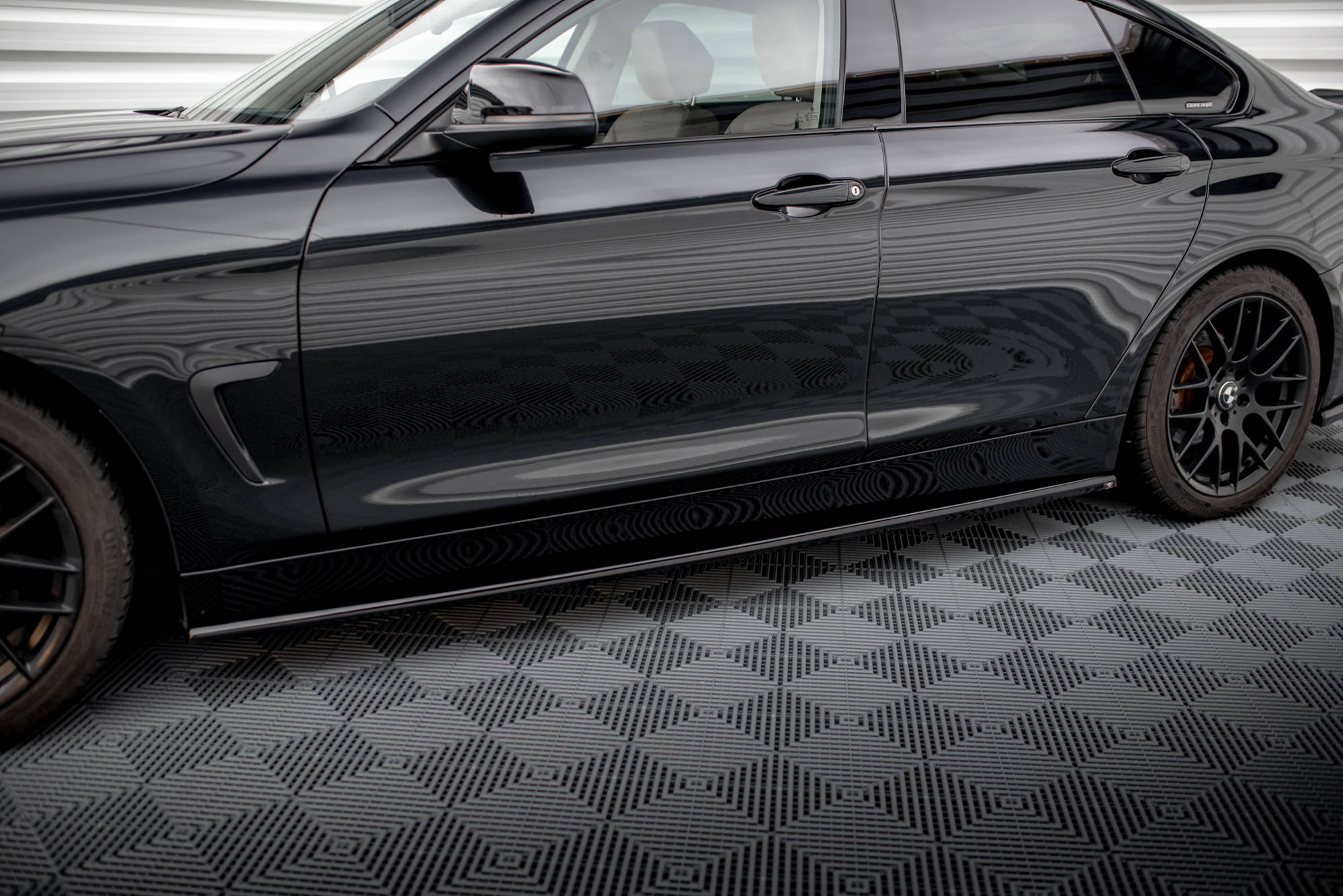 Maxton Design Street+ Seitenschweller Leisten passend für BMW 4er Coupe / Gran Coupe / Cabrio F32 / F36 / F33 schwarz Hochglanz