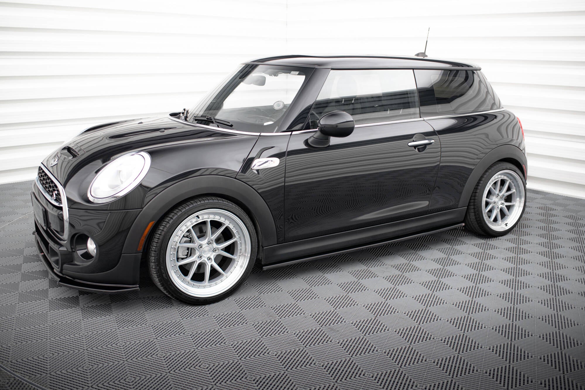 Maxton Design Street+ Seitenschweller Leisten passend für Mini Cooper S F56 / F56 Facelift schwarz Hochglanz