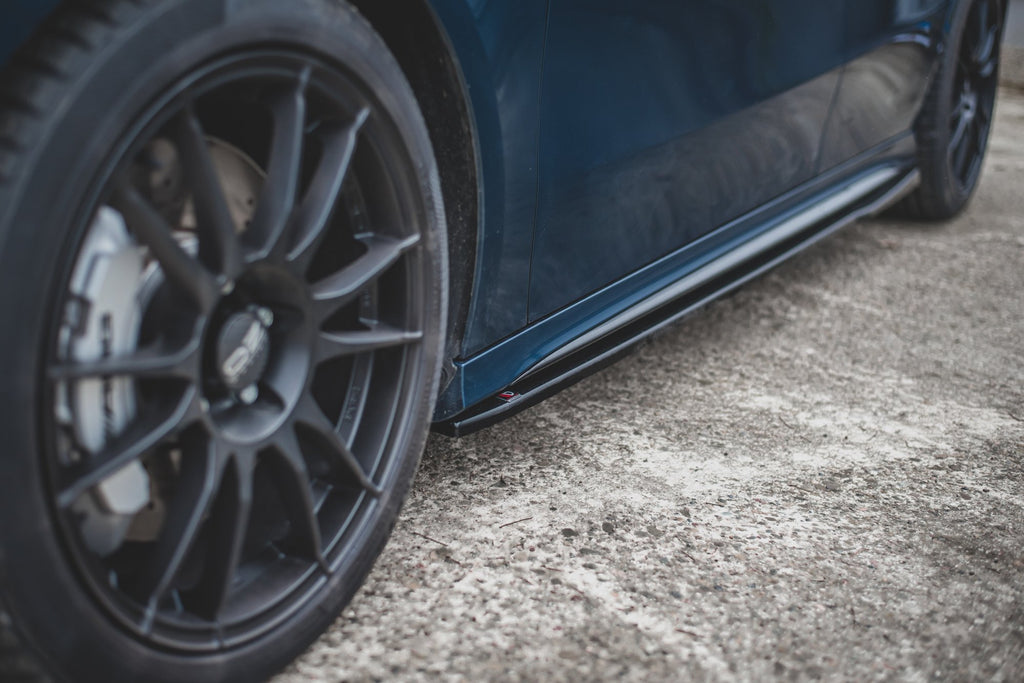 Maxton Design Street+ Seitenschweller Leisten passend für V.1 passend für Mercedes A35 AMG / AMG-Line W177 schwarz Hochglanz