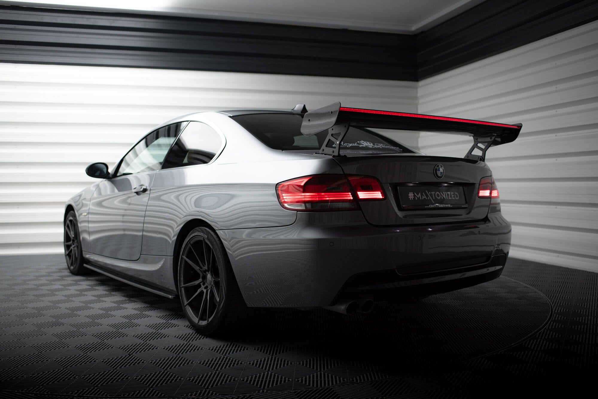 Maxton Design Carbon Spoiler With External Brackets Uprights + LED BMW 3er / M3 Coupe E92 für BMW 3er E92