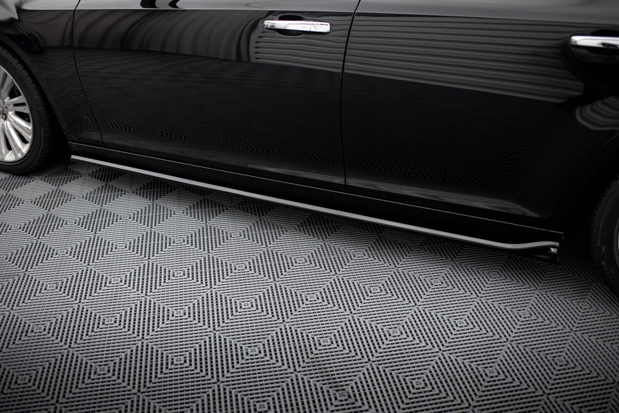 Maxton Design Street+ Seitenschweller Leisten passend für Chrysler 300 Mk2 schwarz Hochglanz
