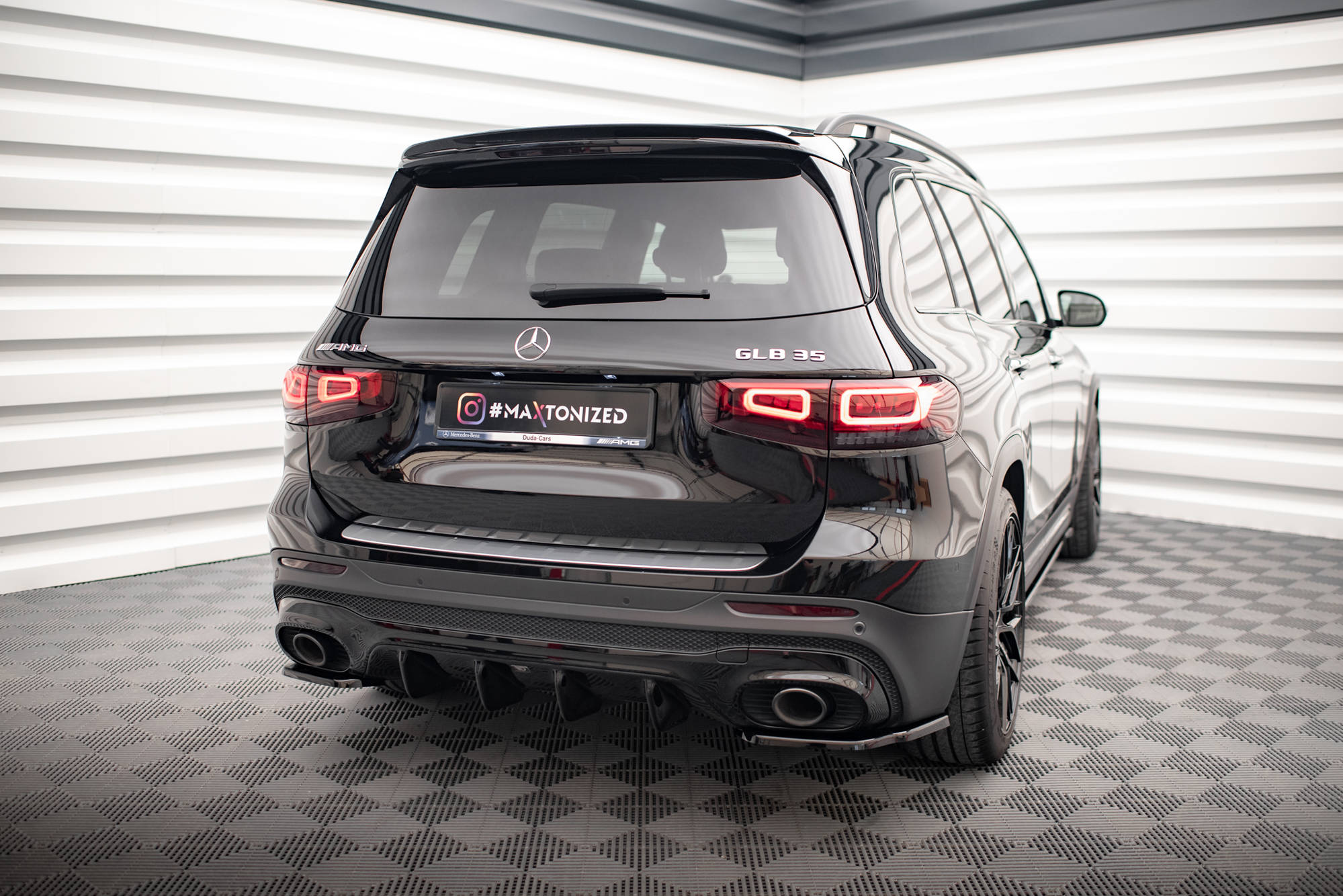 Maxton Design Diffusor Heck Ansatz passend für Mercedes-AMG GLB 35 / AMG-Line X247 schwarz Hochglanz