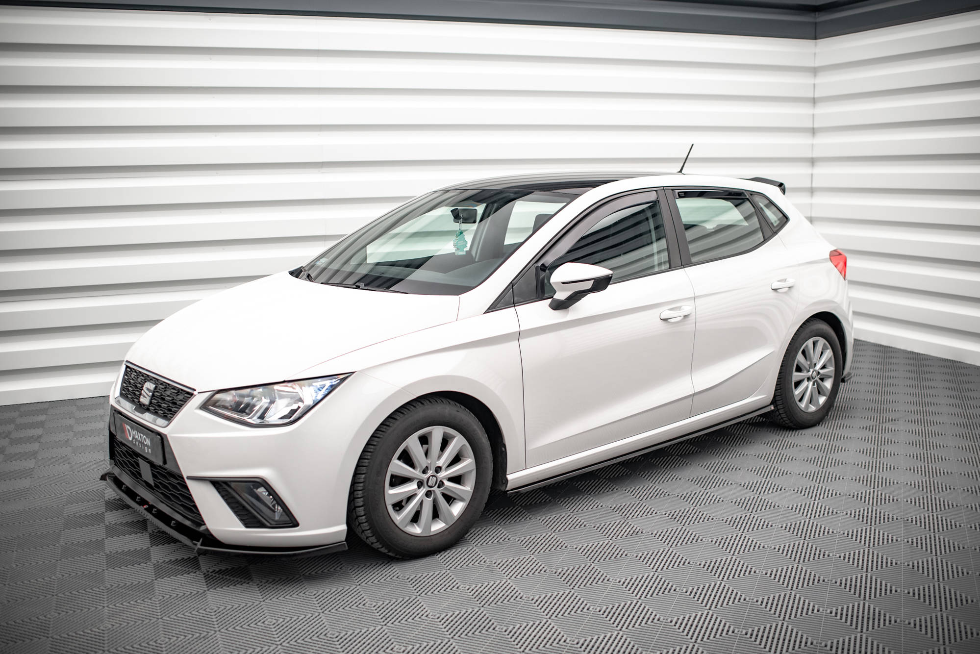 Maxton Design Street+ Seitenschweller Leisten passend für V.1 passend für Seat Ibiza FR/ Standard Mk5 schwarz Hochglanz