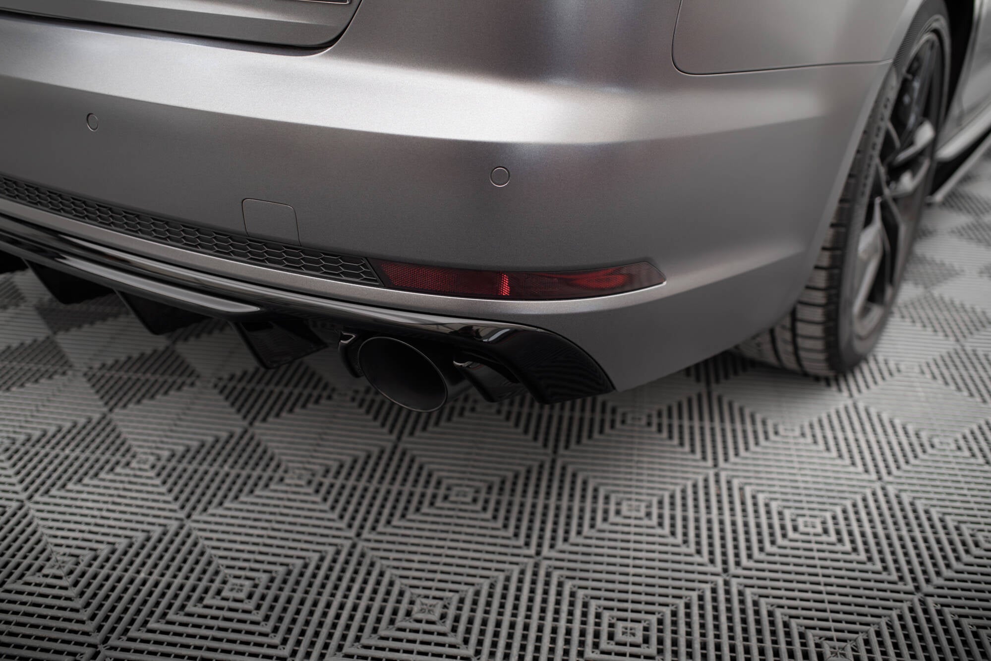 Maxton Design Diffusor Heck Ansatz V.1 passend für Audi A4 S-line B9 (Einzelauspuff li. re.)