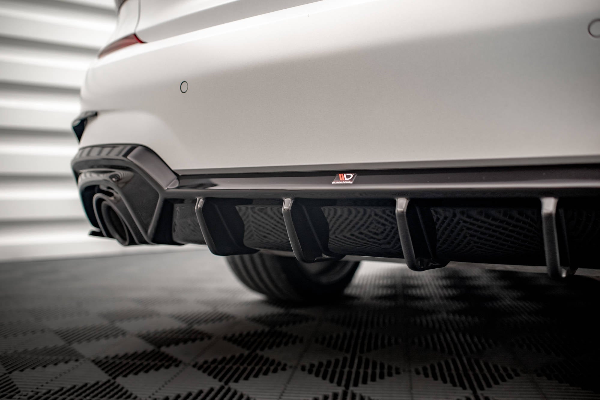 Maxton Design Diffusor Heck Ansatz für BMW 3er M-Paket G20 / G21 (Passend für Fahrzeuge mit Anhängerkupplung) schwarz Hochglanz