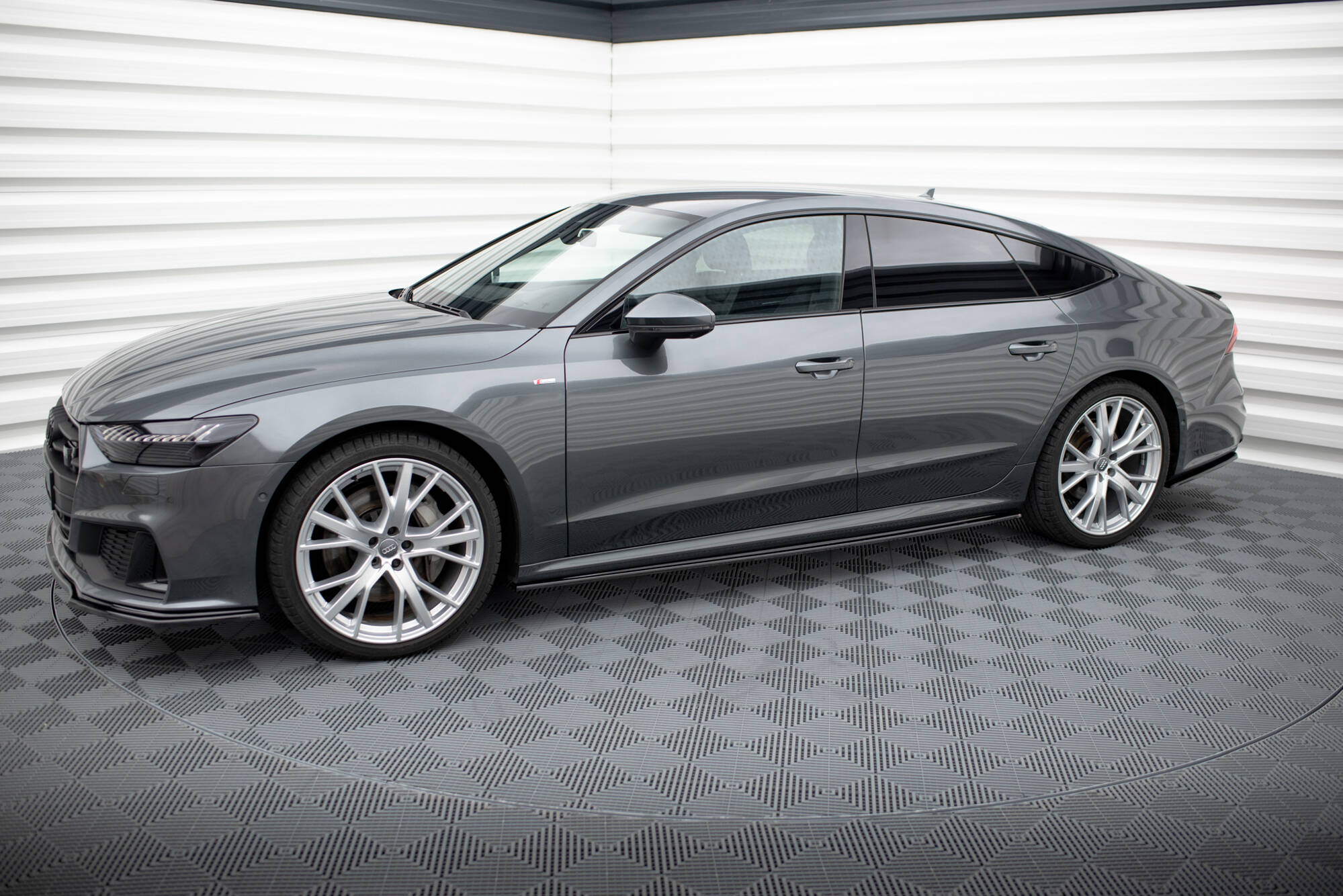 Maxton Design Street+ Seitenschweller Leisten passend für Audi A7 S-Line C8 / S7 C8 / C8 Facelift / S7 Facelift schwarz Hochglanz