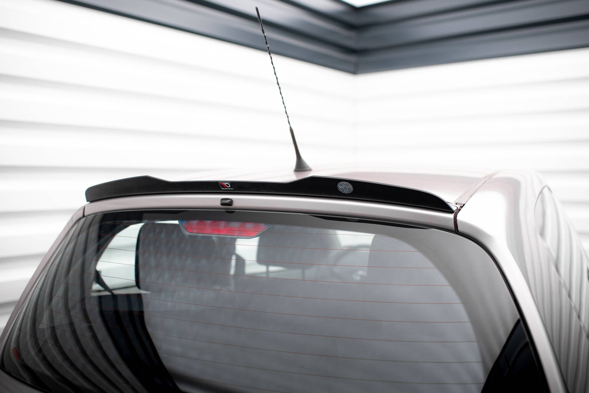 Maxton Design Spoiler CAP passend für Toyota Yaris T-Sport Mk1 Facelift schwarz Hochglanz