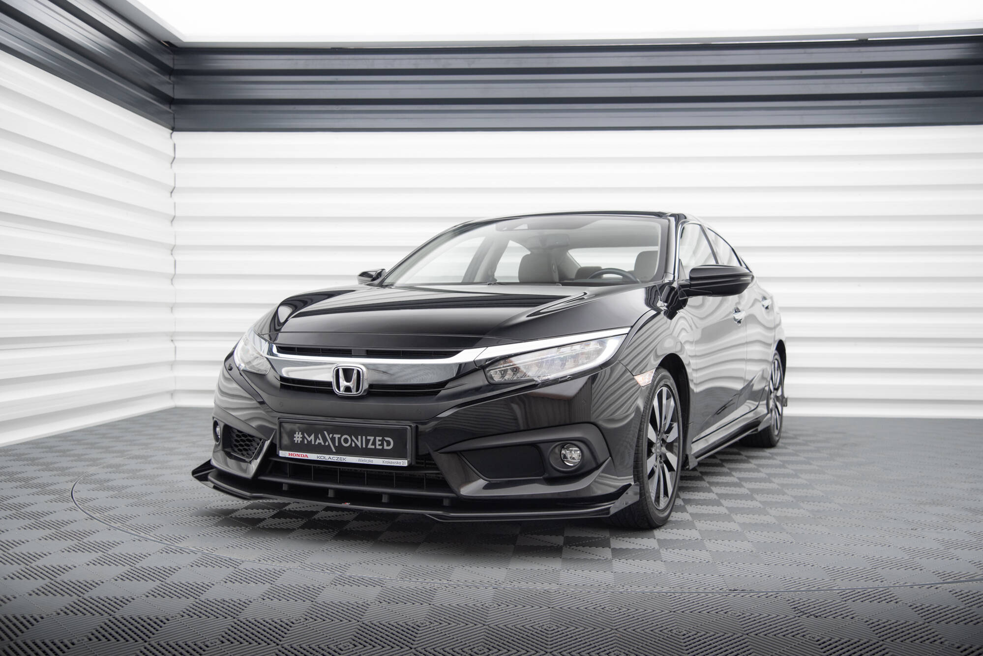 Maxton Design Front Stoßstange Flaps passend für Honda Civic Limousine Mk10 schwarz Hochglanz