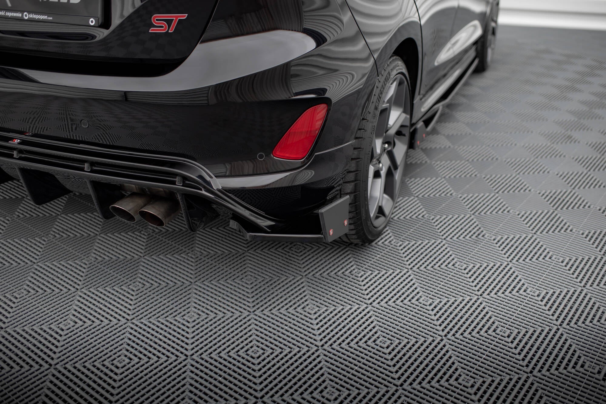 Maxton Design Heck Ansatz Flaps Diffusor passend für V.4 + Flaps Ford Fiesta ST Mk8