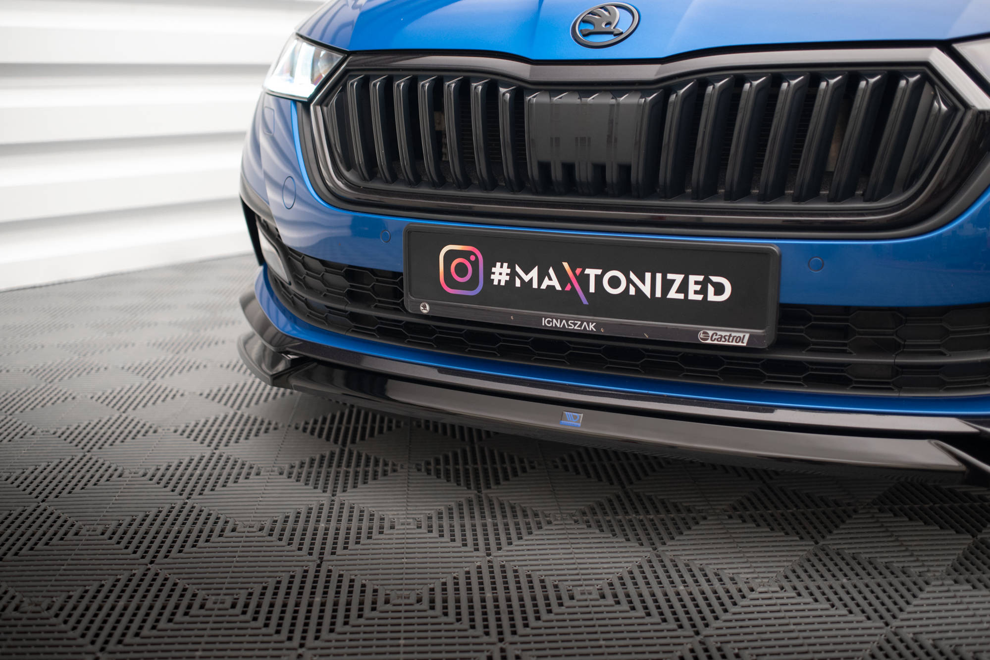 Maxton Design Street+ Spoilerlippe Front Ansatz V.2 passend für Skoda Octavia Sportline Mk4 schwarz Hochglanz