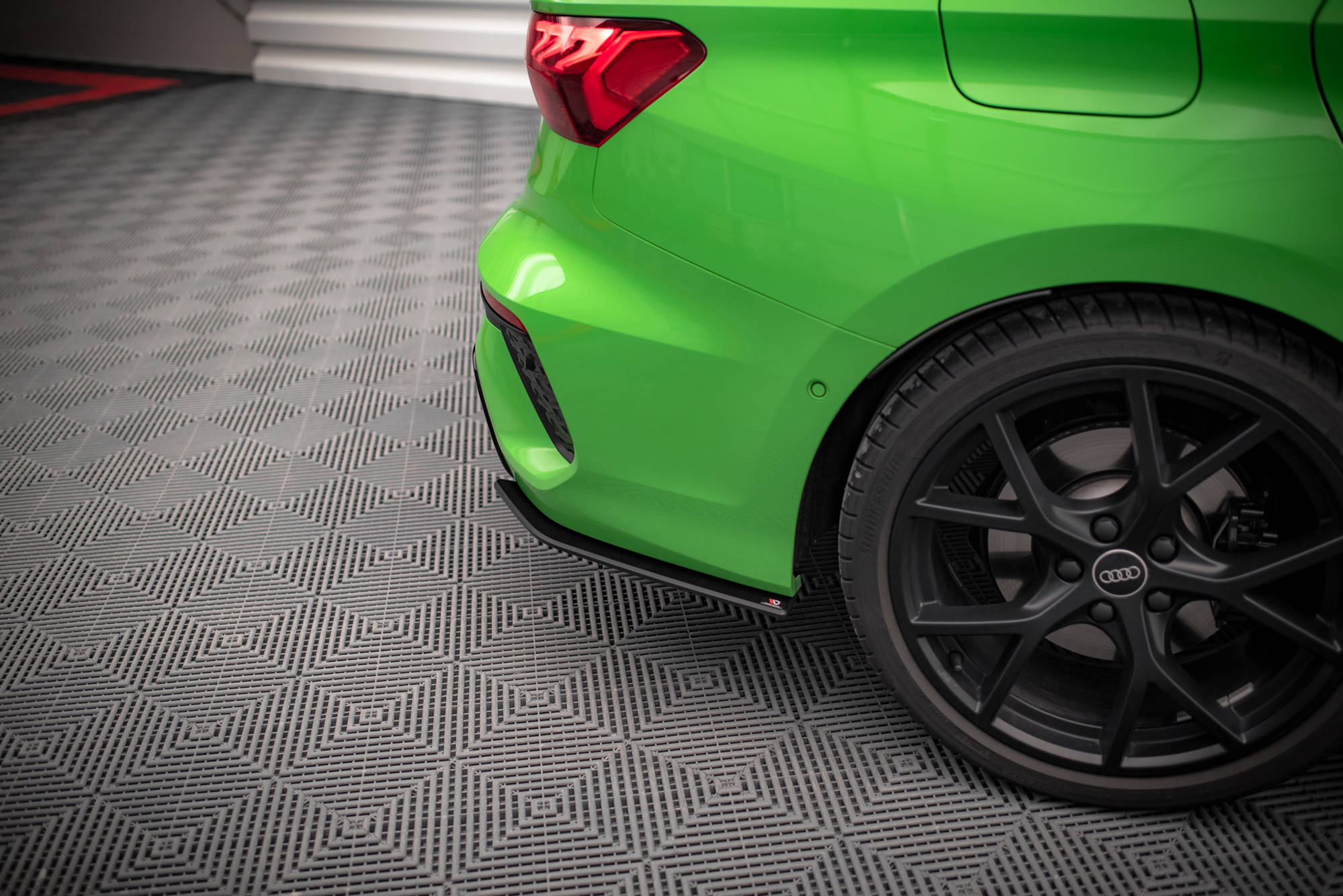 Maxton Design Street Pro Heck Ansatz Flaps Diffusor passend für Audi RS3 Limousine 8Y