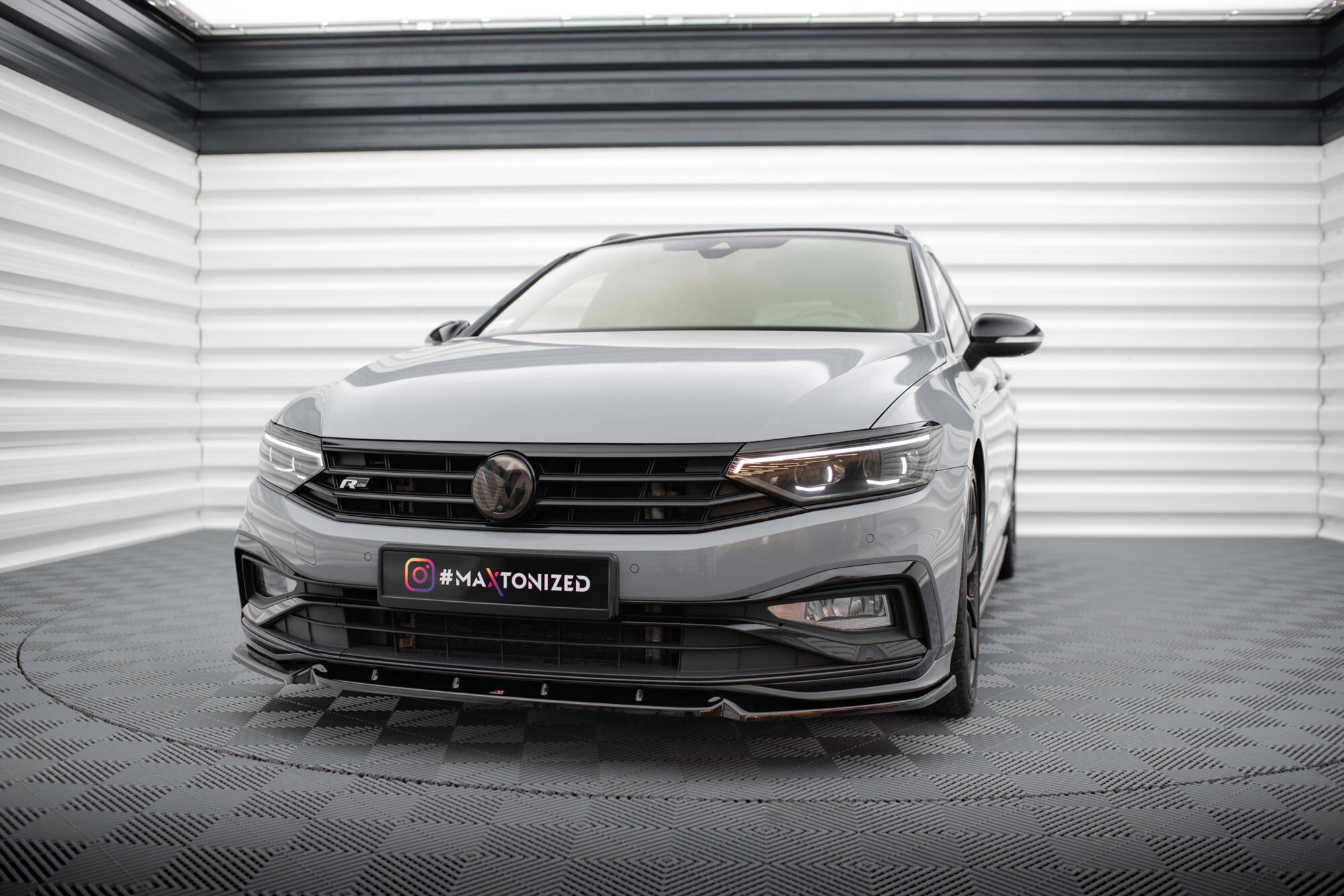 Maxton Design Street+ Spoilerlippe Front Ansatz V.1 passend für VW Passat R-Line B8 Facelift schwarz Hochglanz