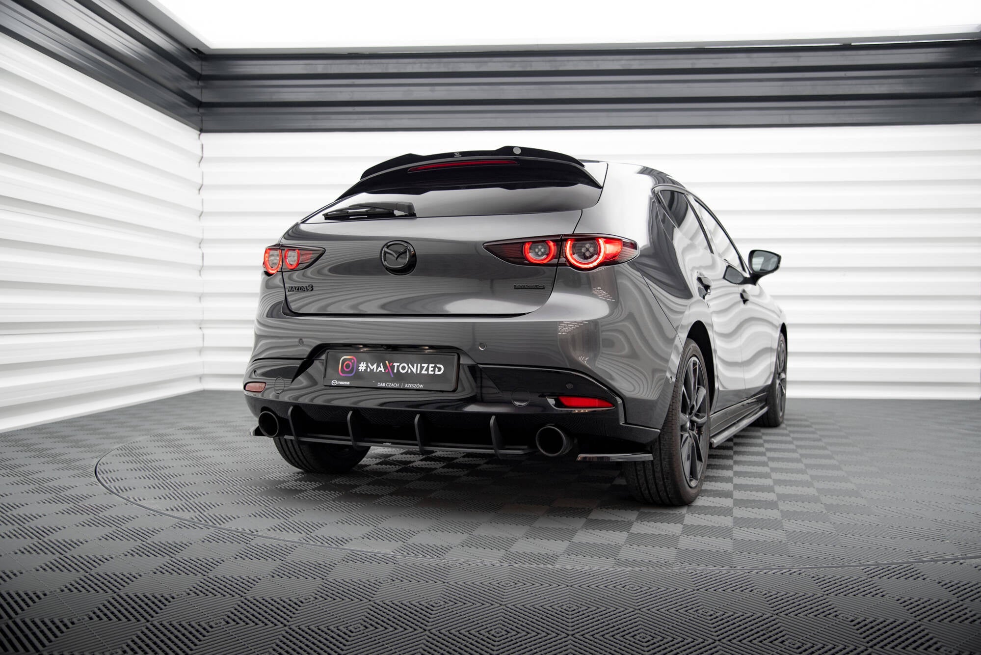 Maxton Design Street Pro Heckschürze passend für Mazda 3 Mk4