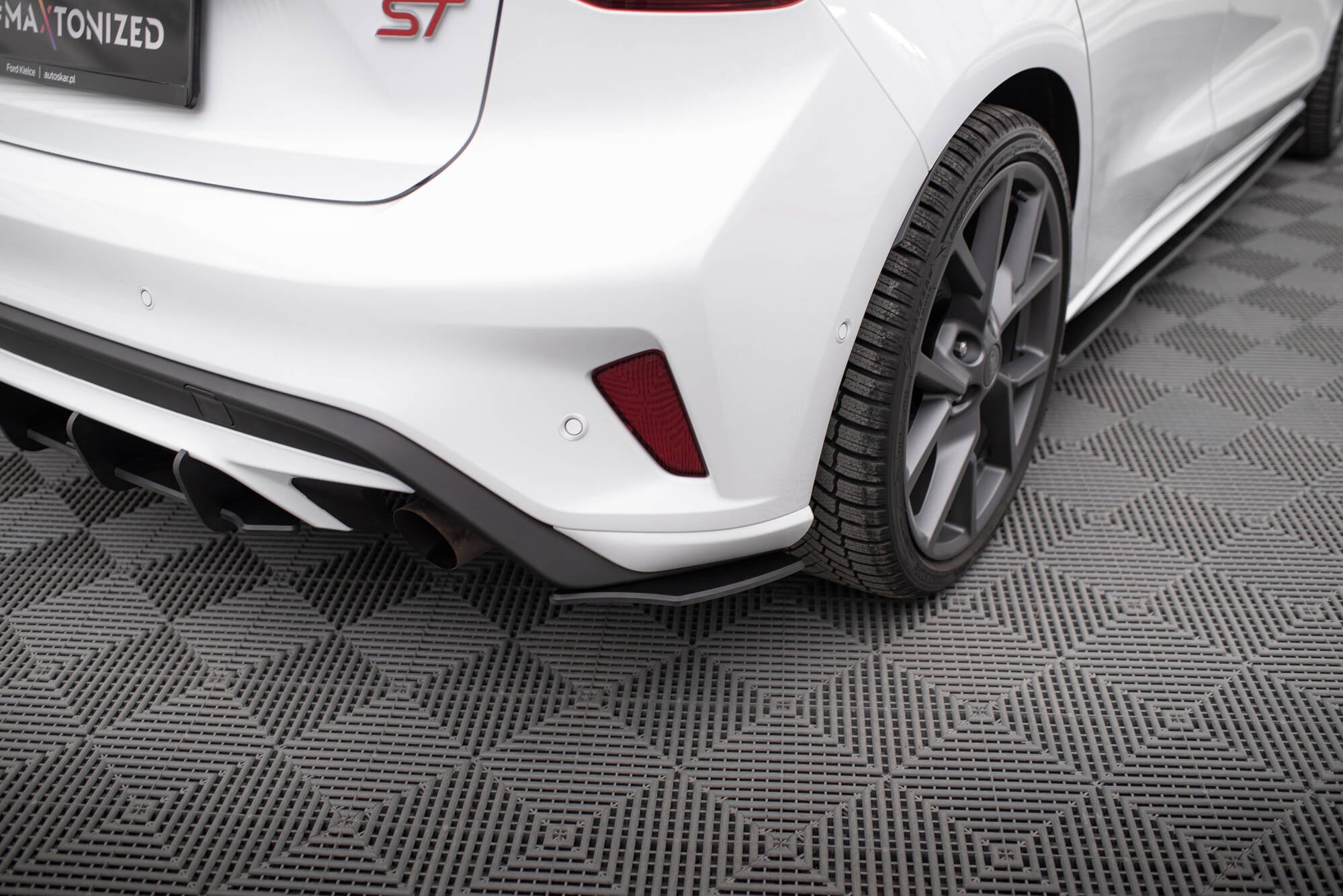 Maxton Design Street Pro Heck Ansatz Flaps Diffusor passend für Ford Focus ST Mk4
