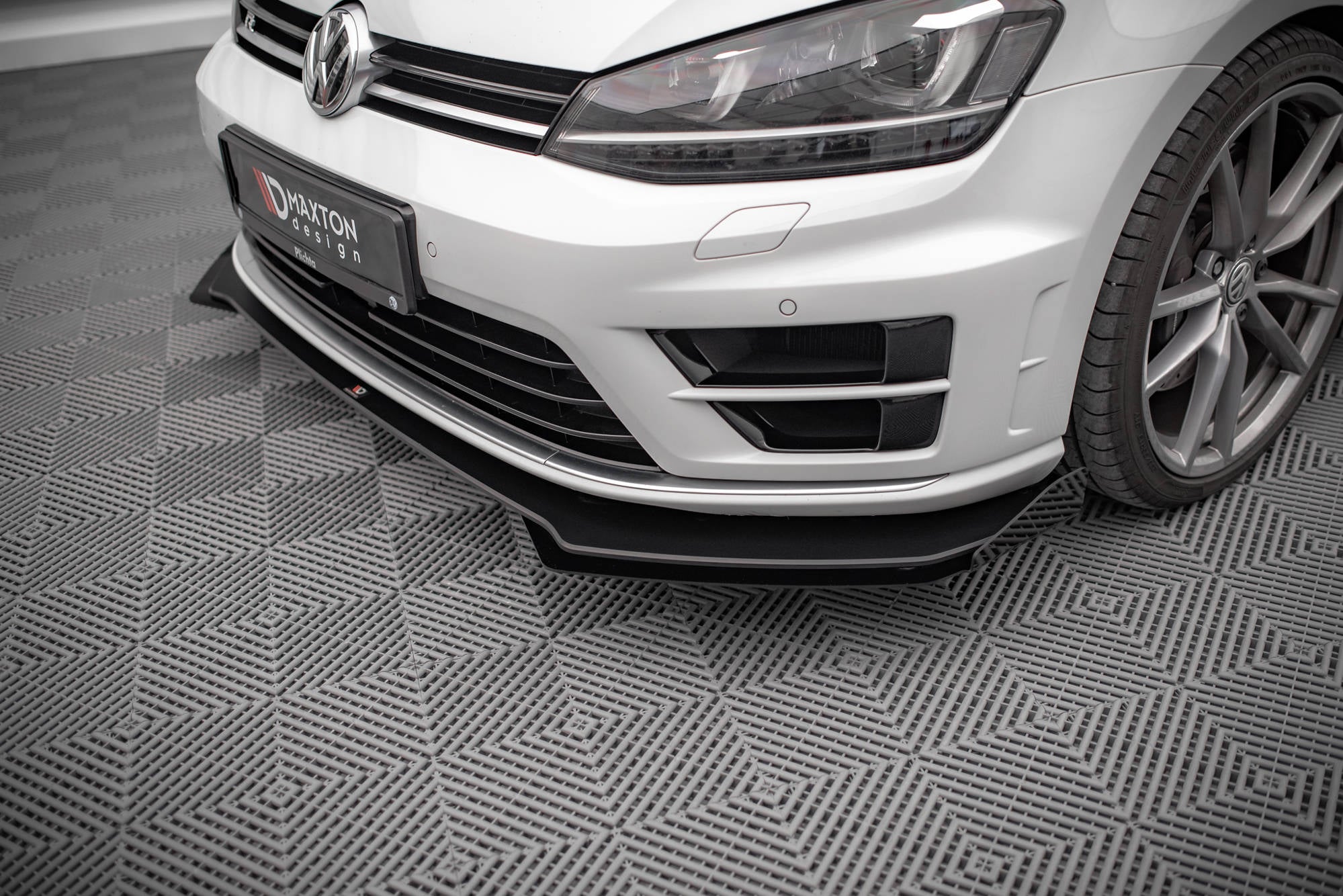 Maxton Design Front Stoßstange Flaps passend für VW Golf R Mk7 schwarz Hochglanz