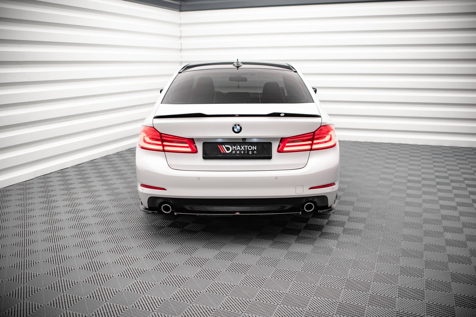 Maxton Design Heckansatz BMW 5er Limousine G30 schwarz Hochglanz für BMW 5er G30-G31