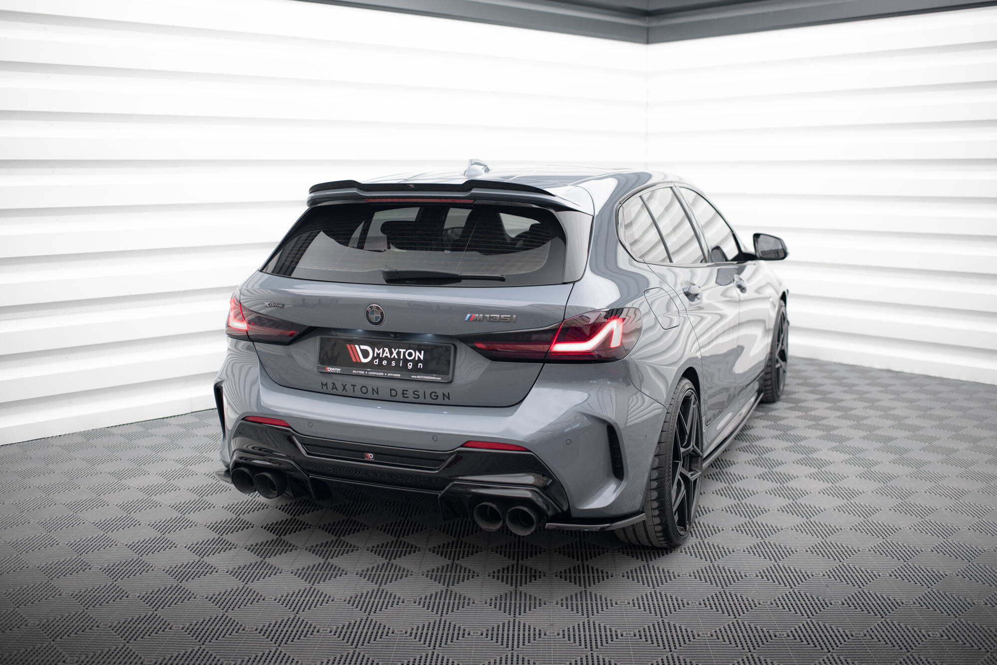Maxton Design Heck Ansatz Flaps Diffusor V.3 passend für BMW 1er F40 M-Paket/ M135i schwarz Hochglanz