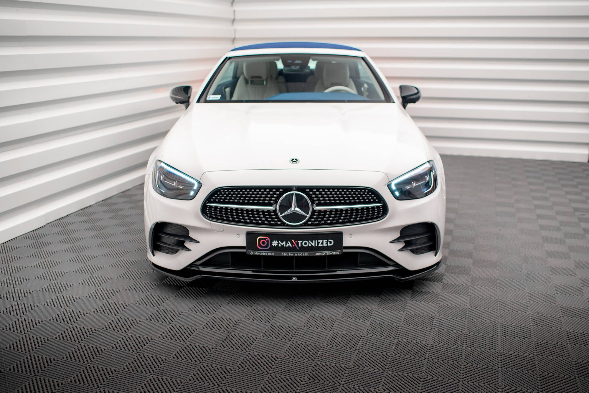 Maxton Design Street+ Spoilerlippe Front Ansatz V.1 passend für Mercedes-Benz E-Klasse W213 Coupe Facelift (C238 Facelift) / Cabriolet (A238 Facelift) AMG-Line / 53 AMG schwarz Hochglanz