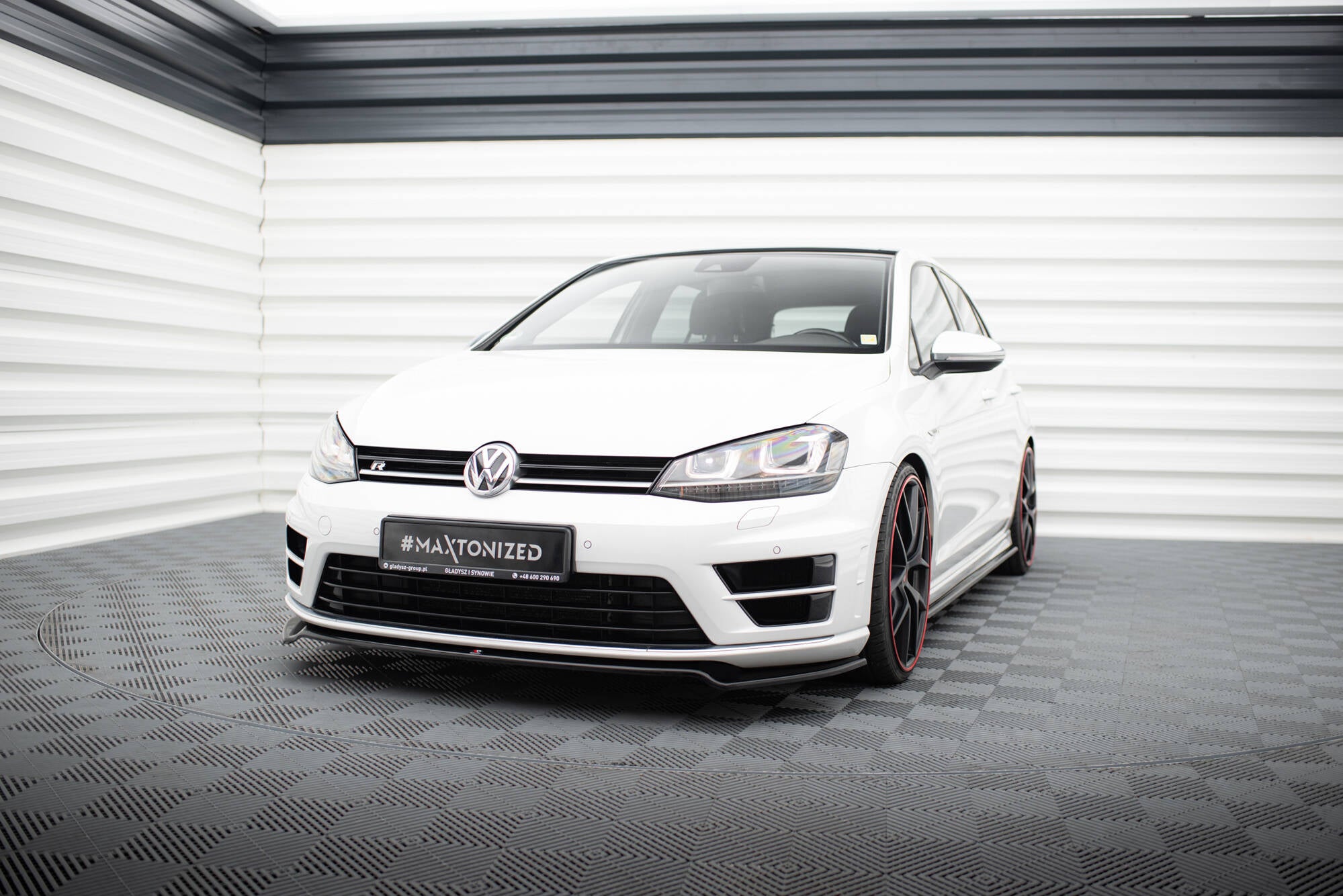 Maxton Design Street+ Spoilerlippe Front Ansatz V.2 passend für VW Golf R / R-Line Mk7 schwarz Hochglanz