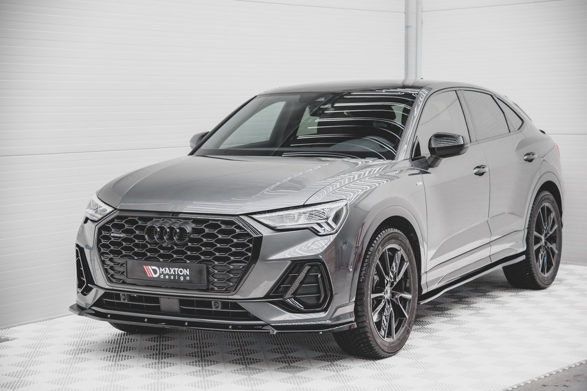 Maxton Design Front Ansatz V.2 für Audi Q3 Sportback S-Line Carbon Look