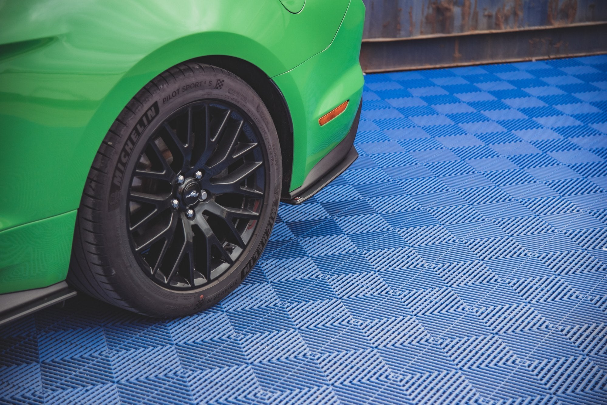 Maxton Design Street Pro Heck Ansatz Flaps Diffusor V.1 passend für Ford Mustang GT Mk6 Facelift