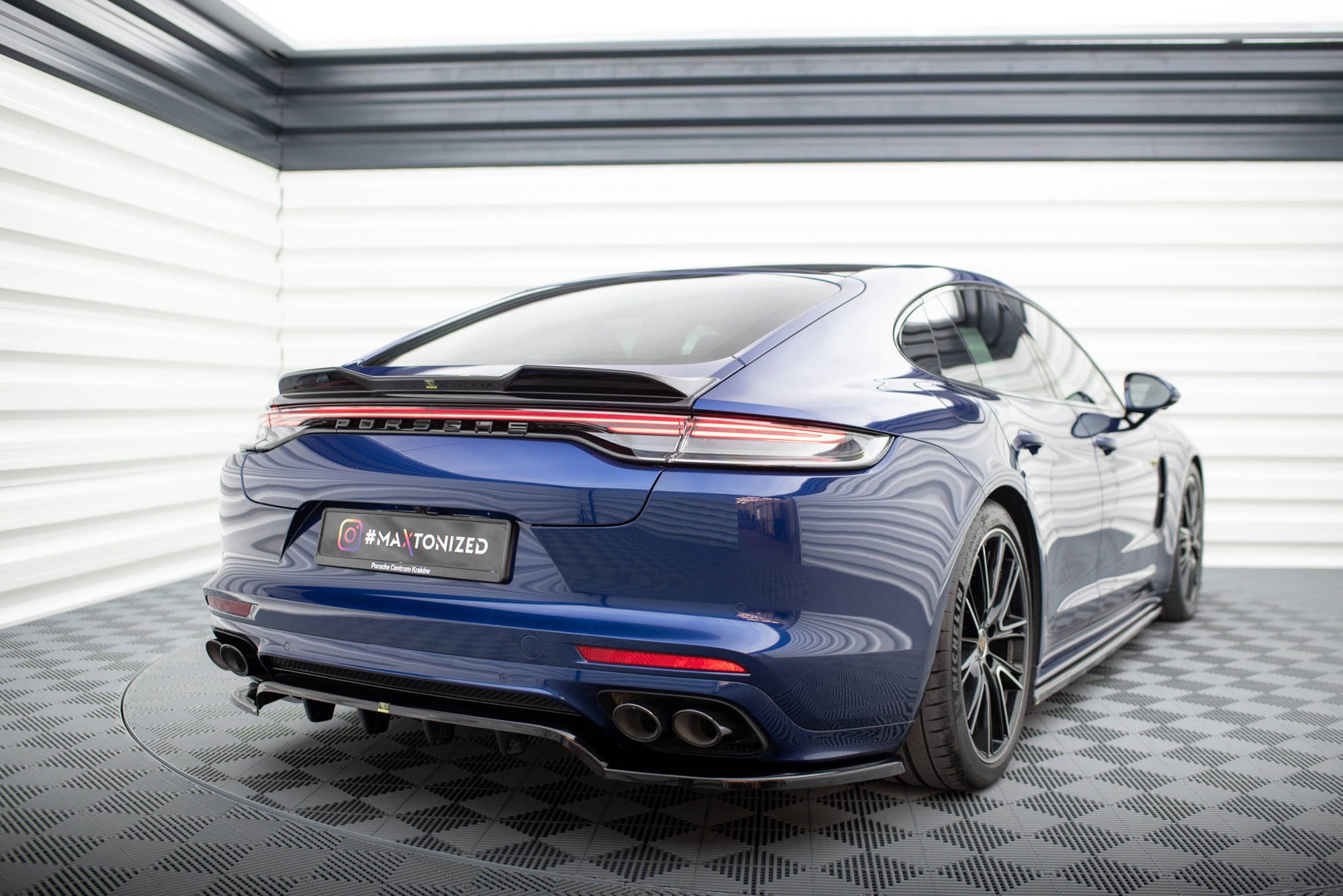 Maxton Design Spoiler CAP 3D passend für Porsche Panamera E-Hybrid 971 Facelift schwarz Hochglanz