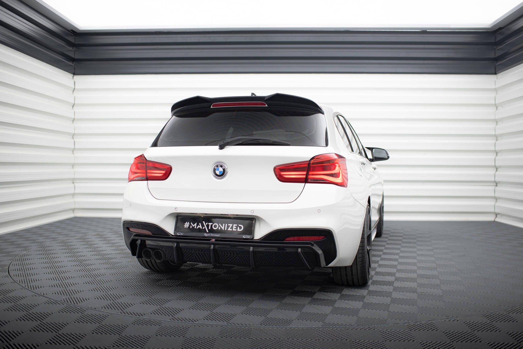 Maxton Design Diffusor Heck Ansatz V.3 passend für BMW 1er M-Paket F20 Facelift (Doppelauspuff li.)