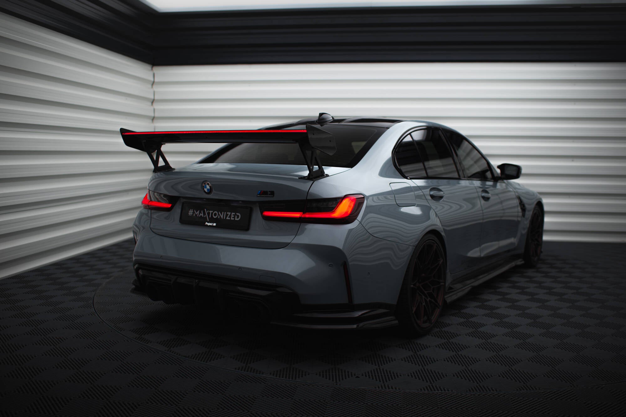 Maxton Design Carbon Spoiler With External Brackets Uprights + LED BMW M3 G80 / M340i G20 / 3 M-Paket G20 / 3 Standard G20 für BMW 3er G20
