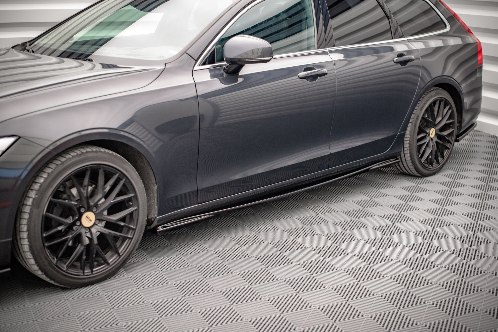 Maxton Design Street+ Seitenschweller Leisten passend für Volvo V90 Mk2 schwarz Hochglanz